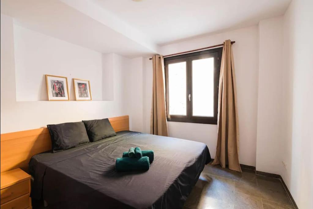 One-Bedroom Apartment - Photo 2