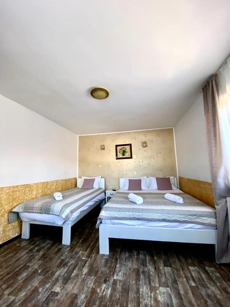 Triple Room - Photo 1