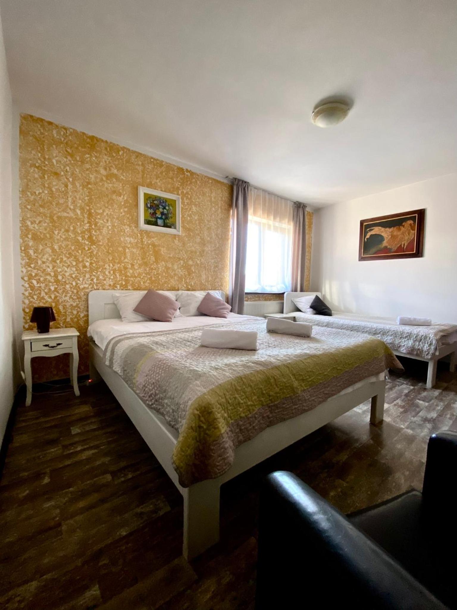 Triple Room - Photo 8
