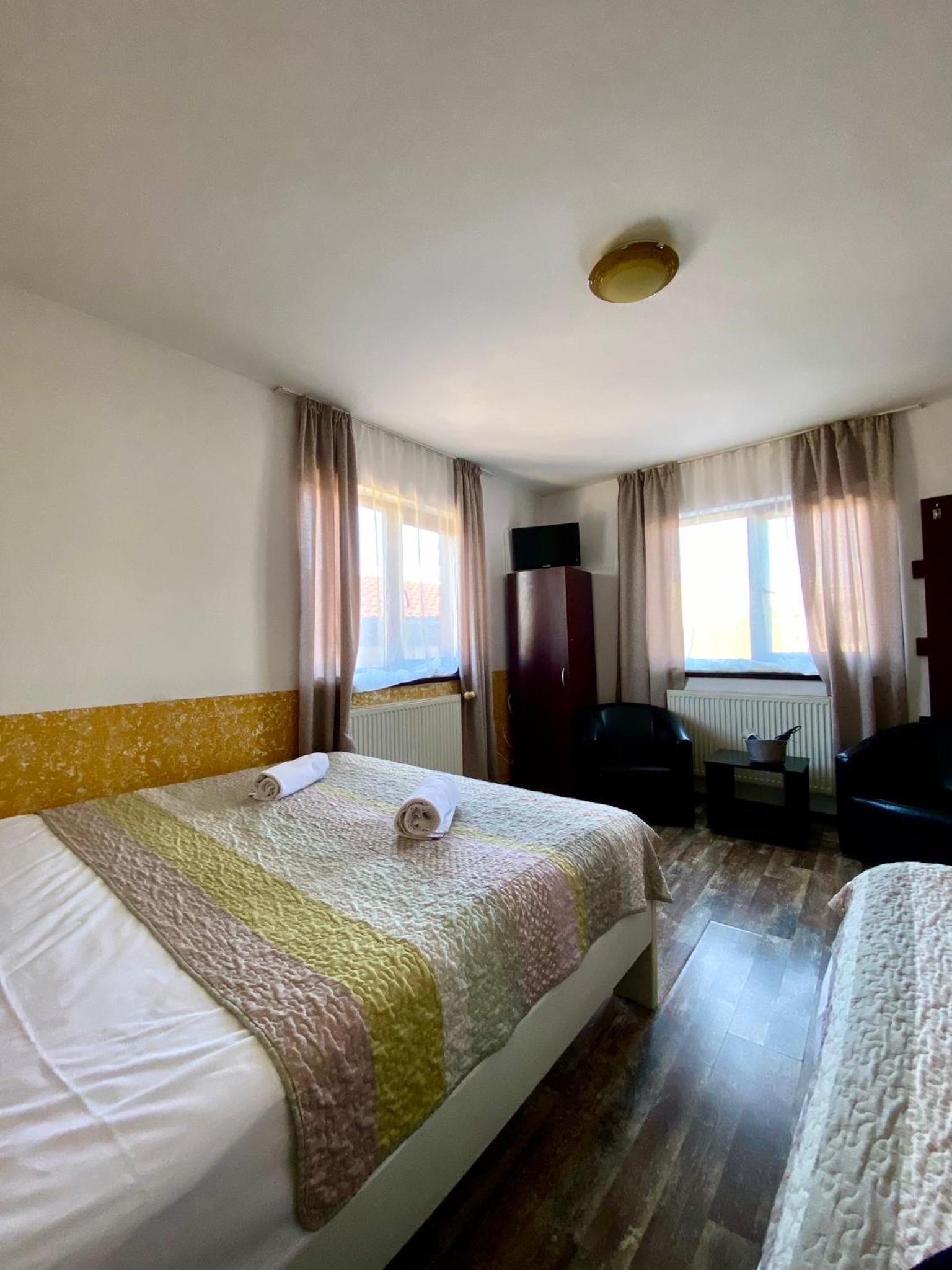 Triple Room - Photo 10