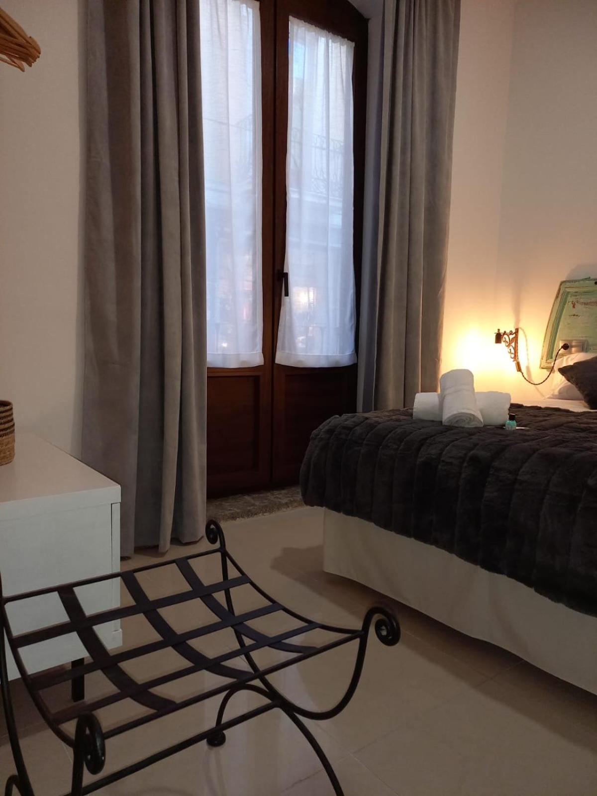 Deluxe Apartment - Photo 9
