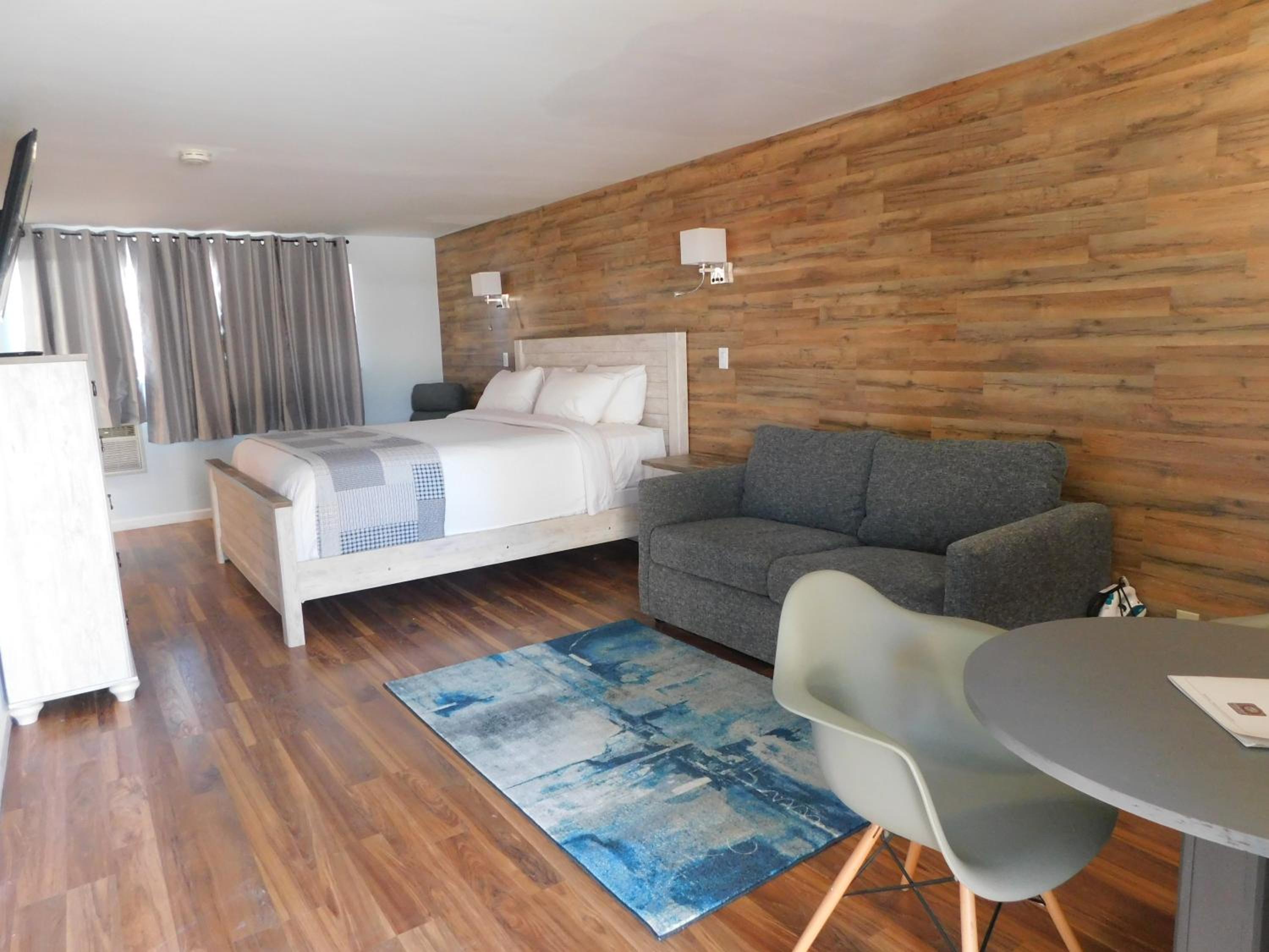 Aspen King Suite photo 1