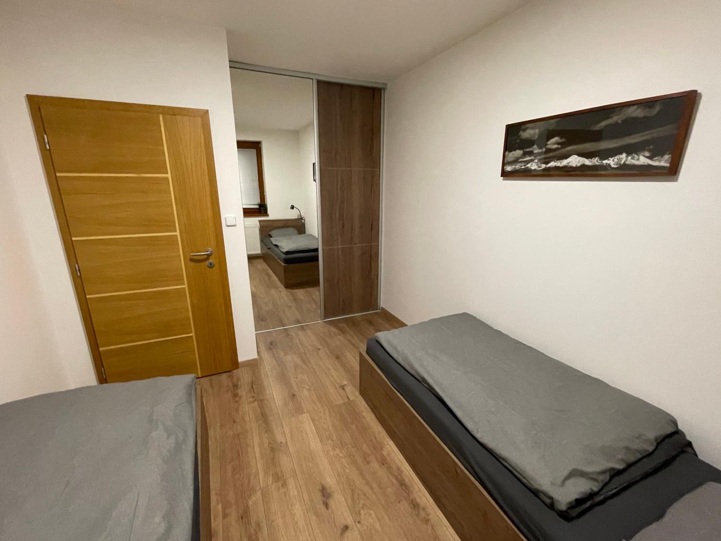 Apartment with Terrace - Photo 12