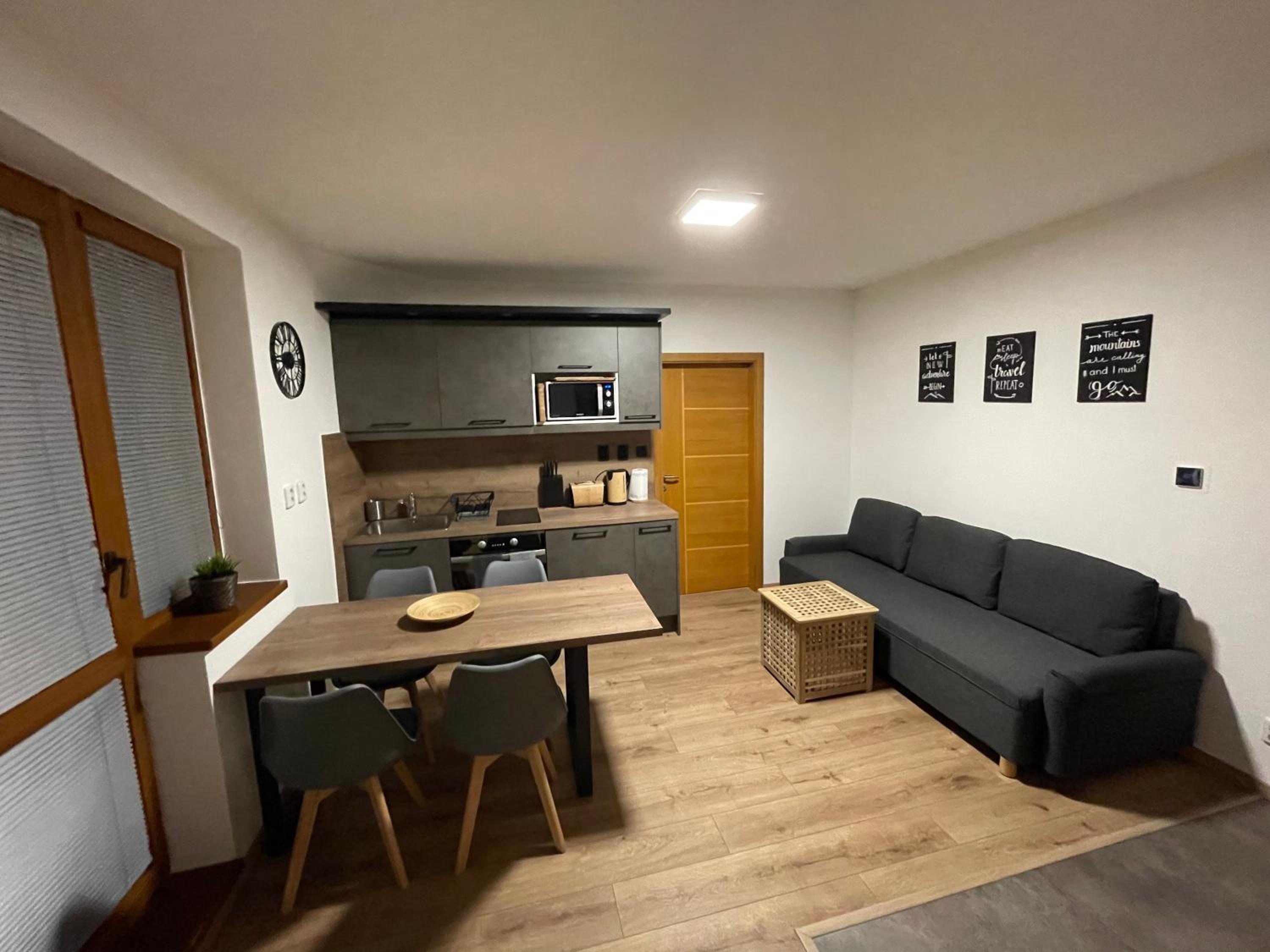 Apartment with Terrace - Photo 3