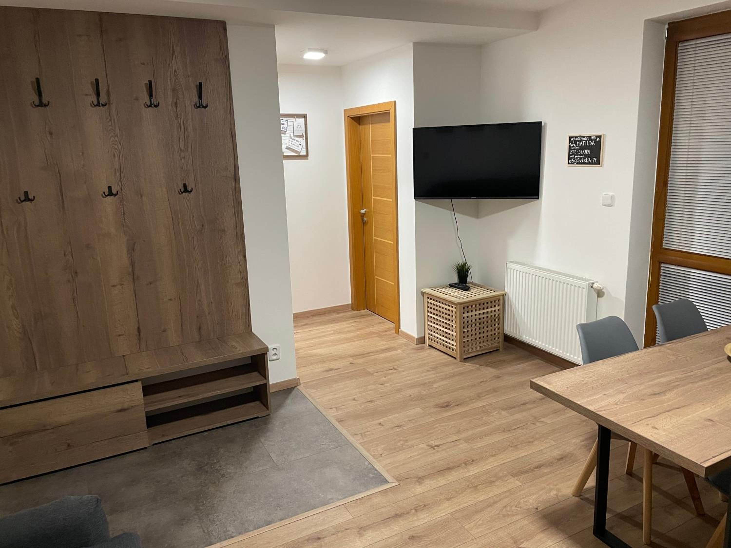 Apartment with Terrace - Photo 7