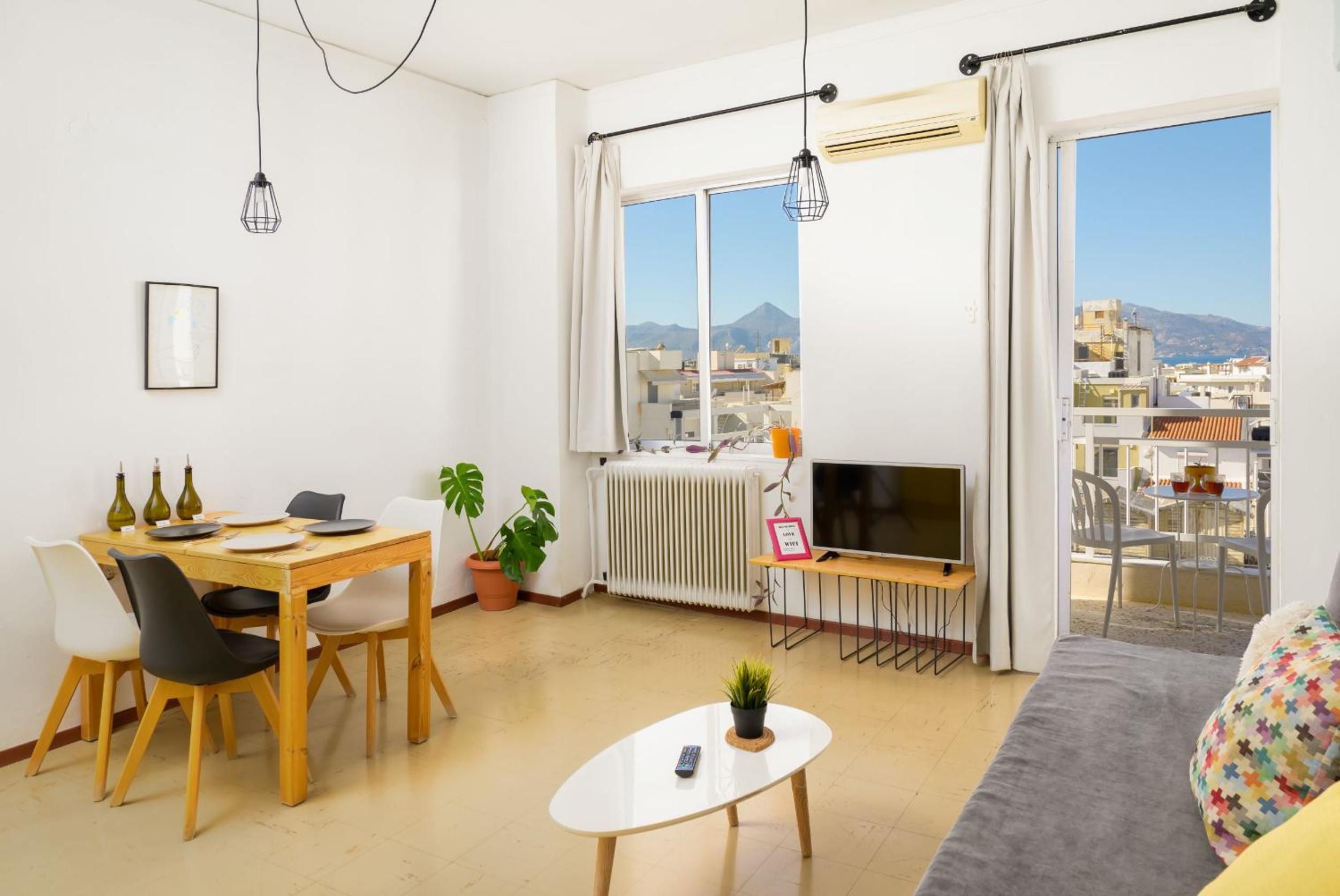 Apartment with Balcony photo 3