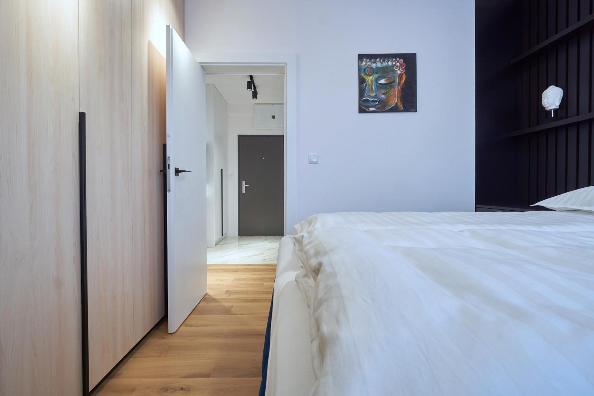 One-Bedroom Apartment - Photo 36