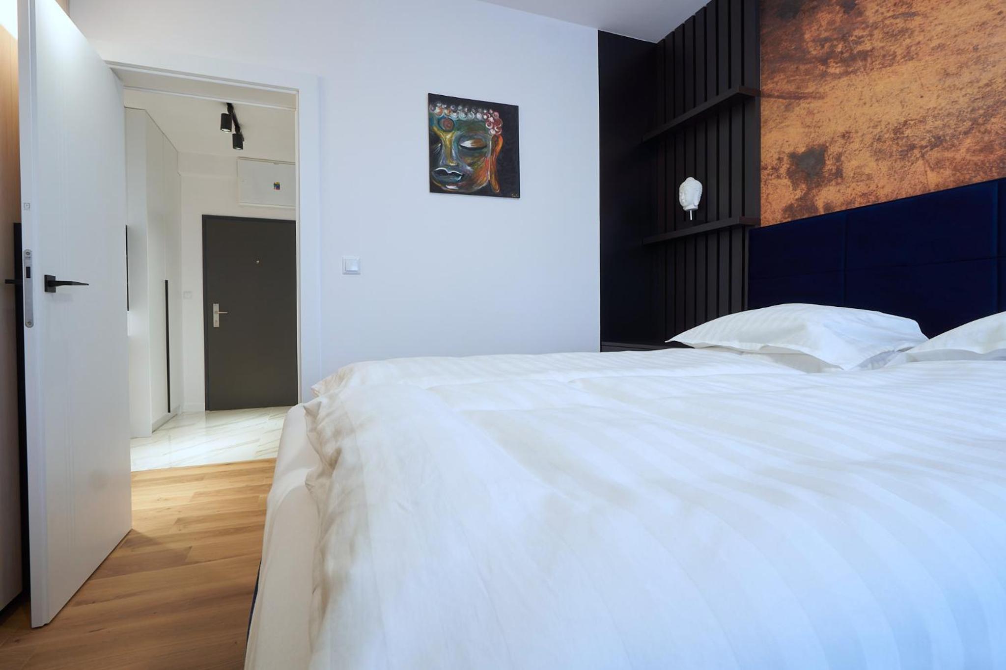 One-Bedroom Apartment - Photo 4