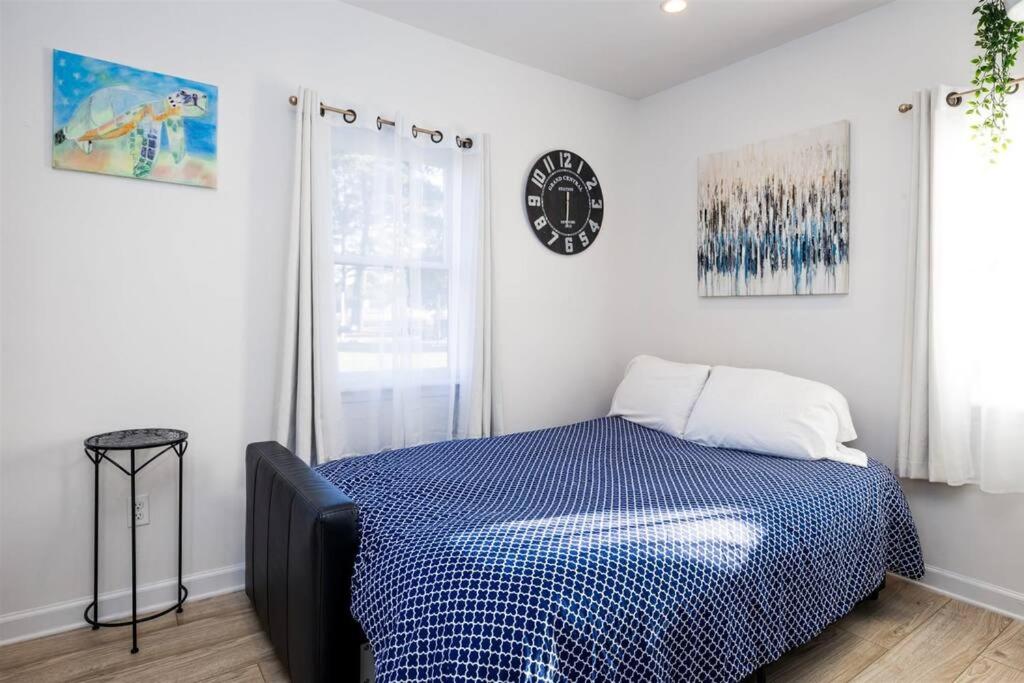 One-Bedroom House photo 1