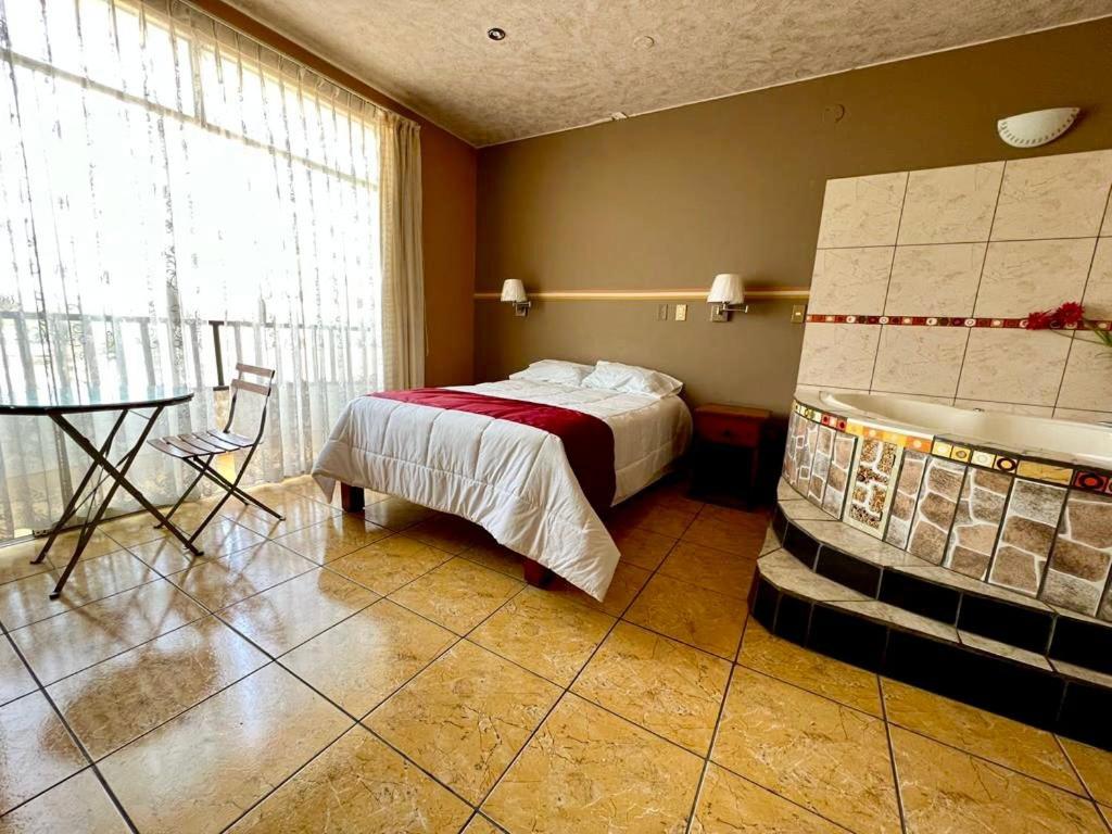 Suite with Hot Tub photo 1