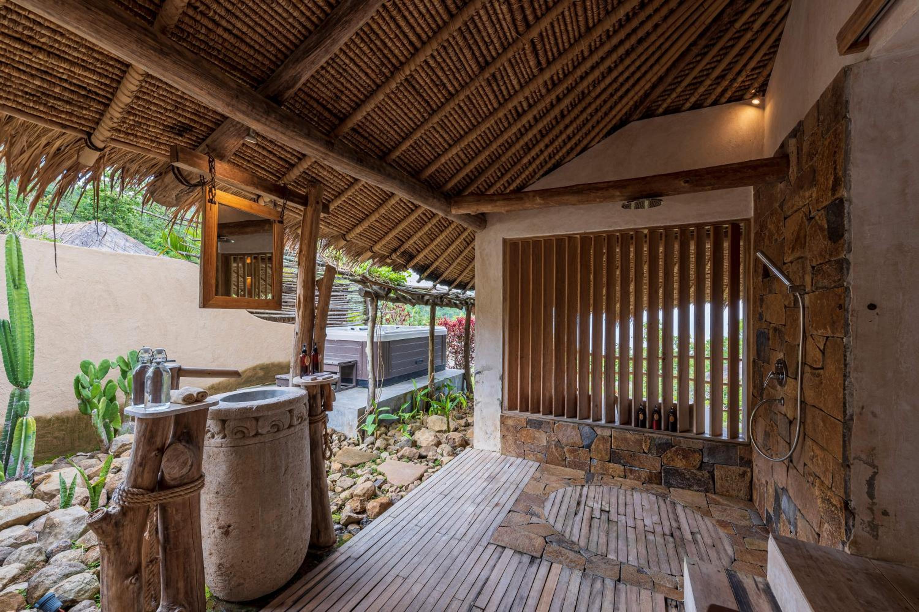 Jacuzzi Lodge  - Photo 3