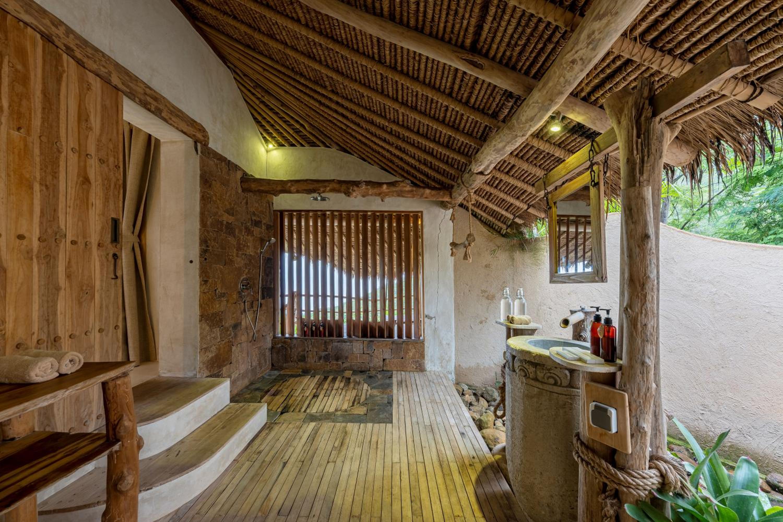 Deluxe Lodge - Photo 10