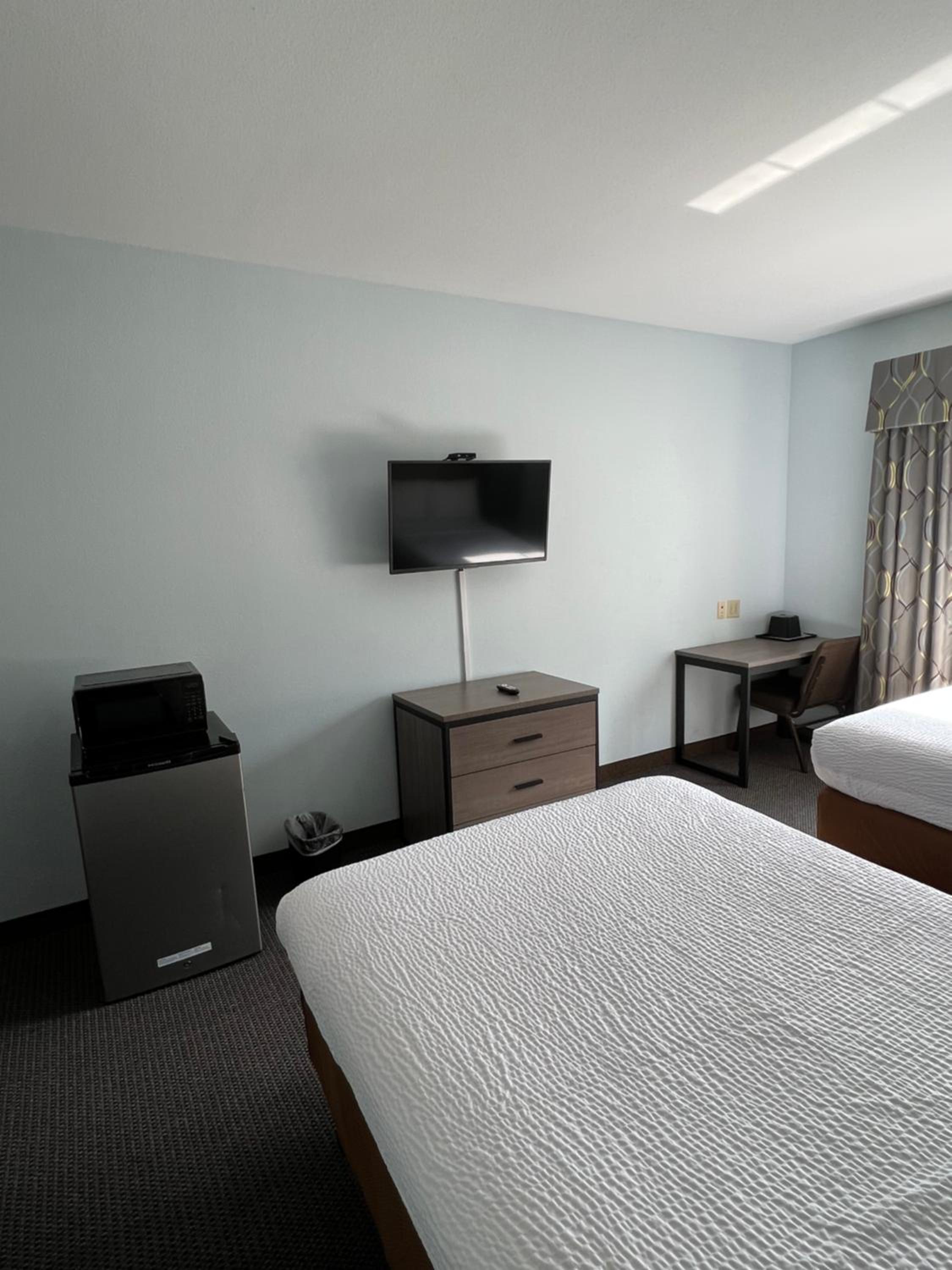 Double Room with Two Double Beds - Non-Smoking - Photo 3