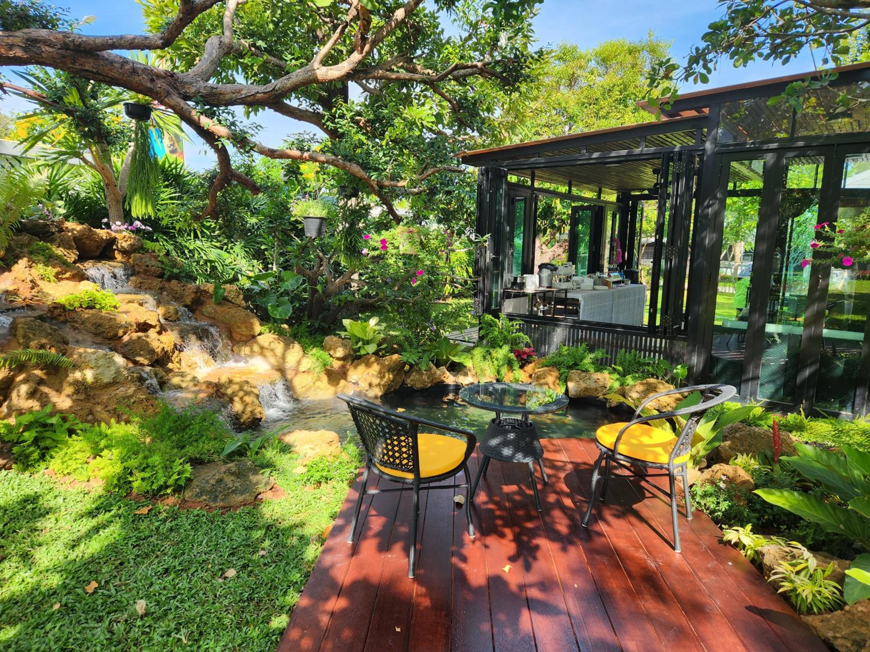 One-Bedroom House - Photo 12
