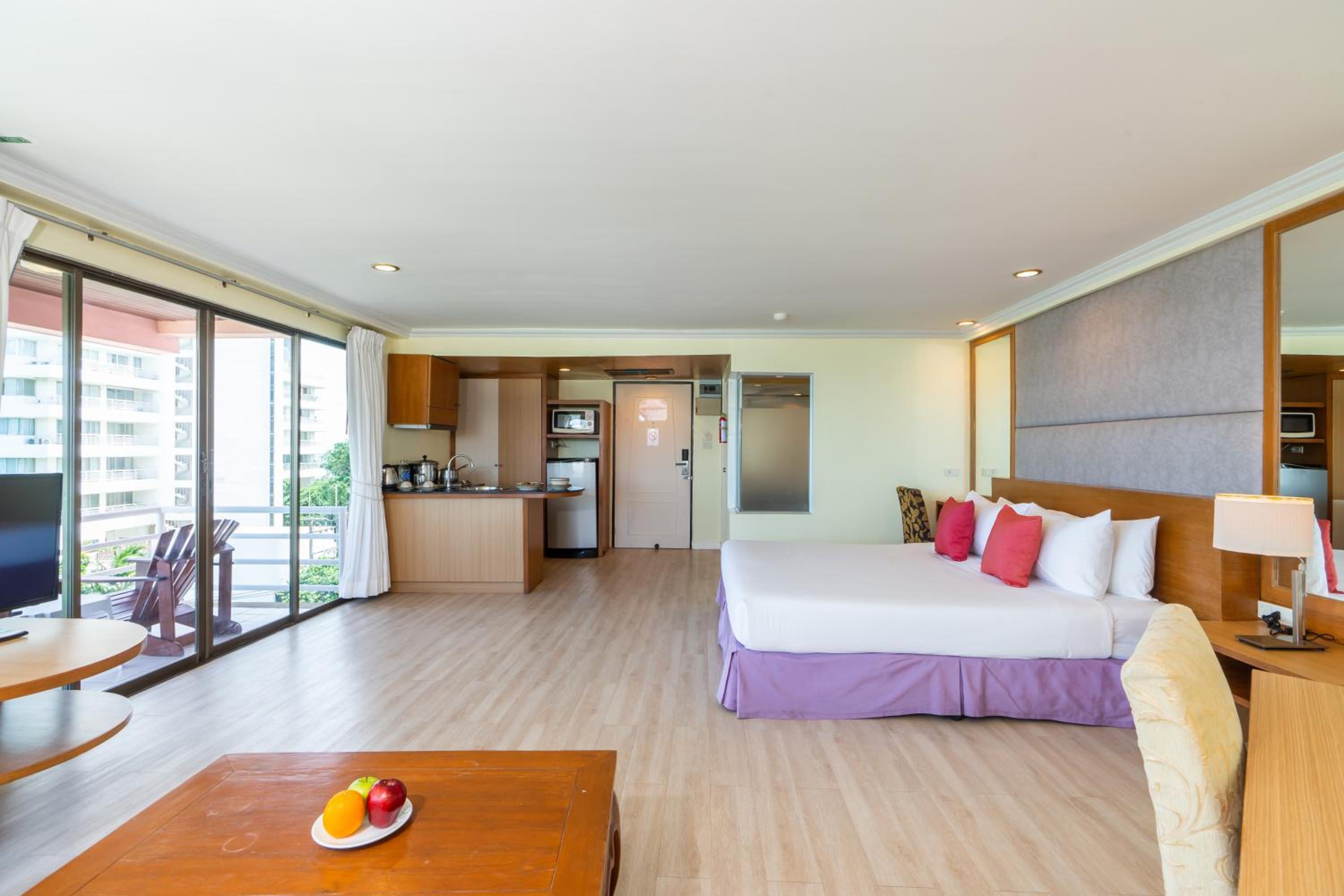 Deluxe Room with Sea View