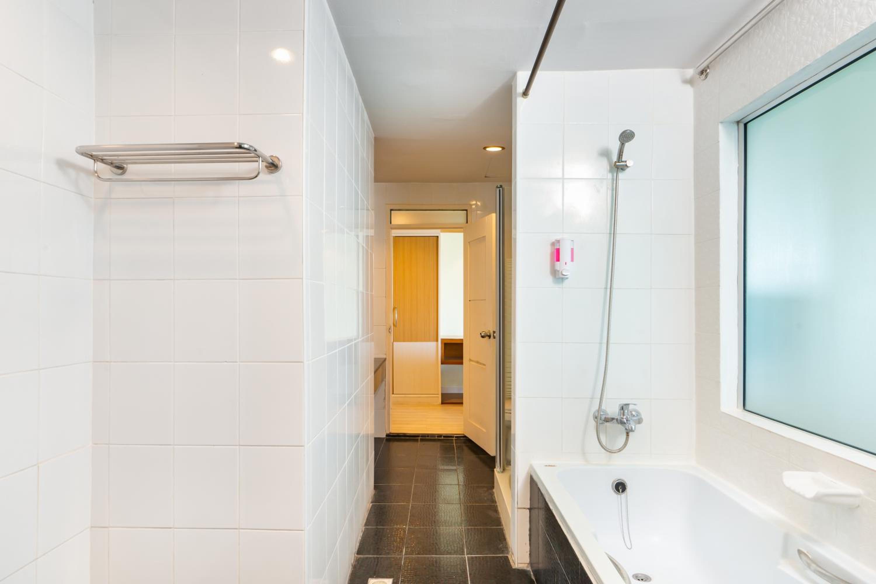Suite with Sea View - Photo 21