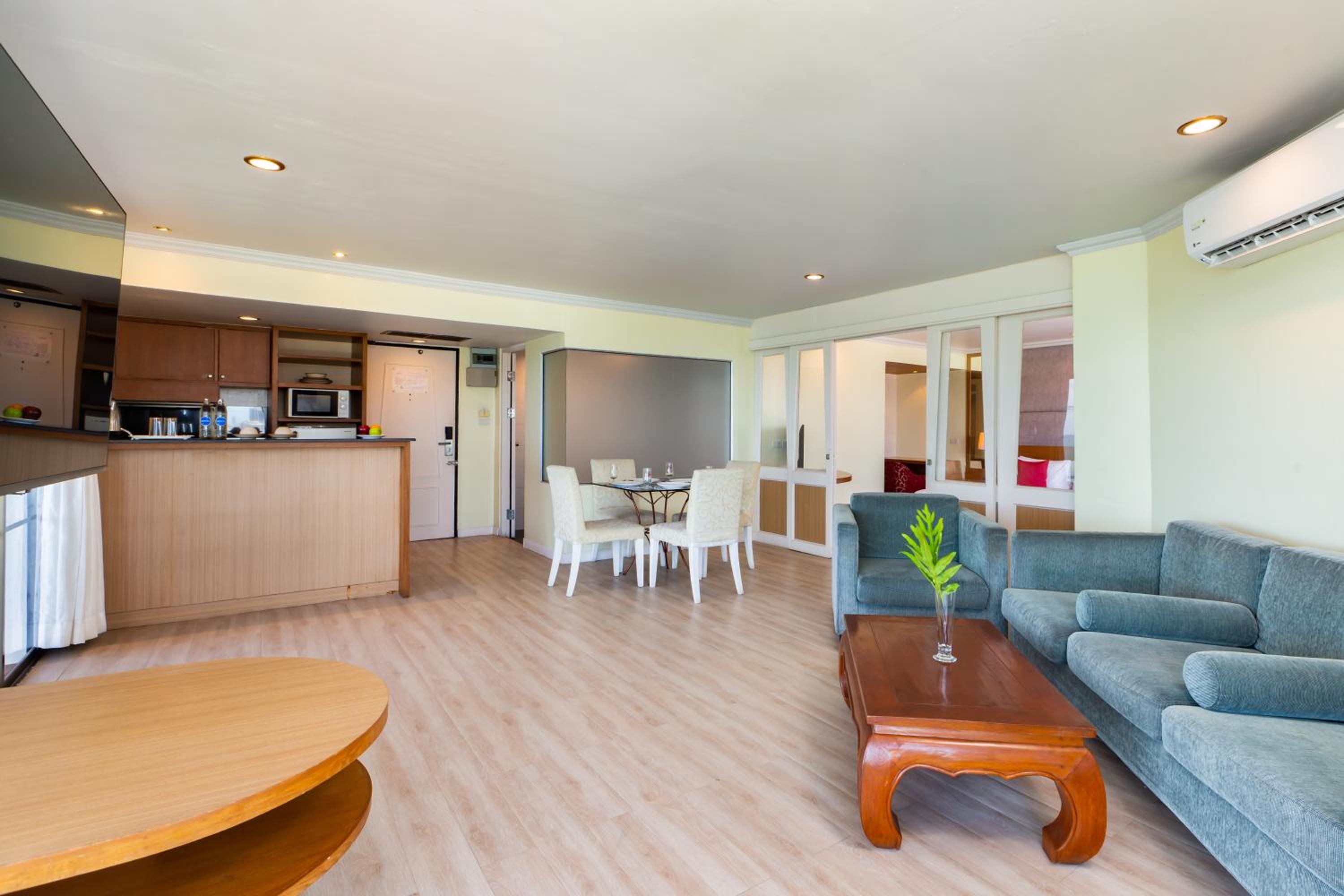 Suite with Sea View thumbnail 6