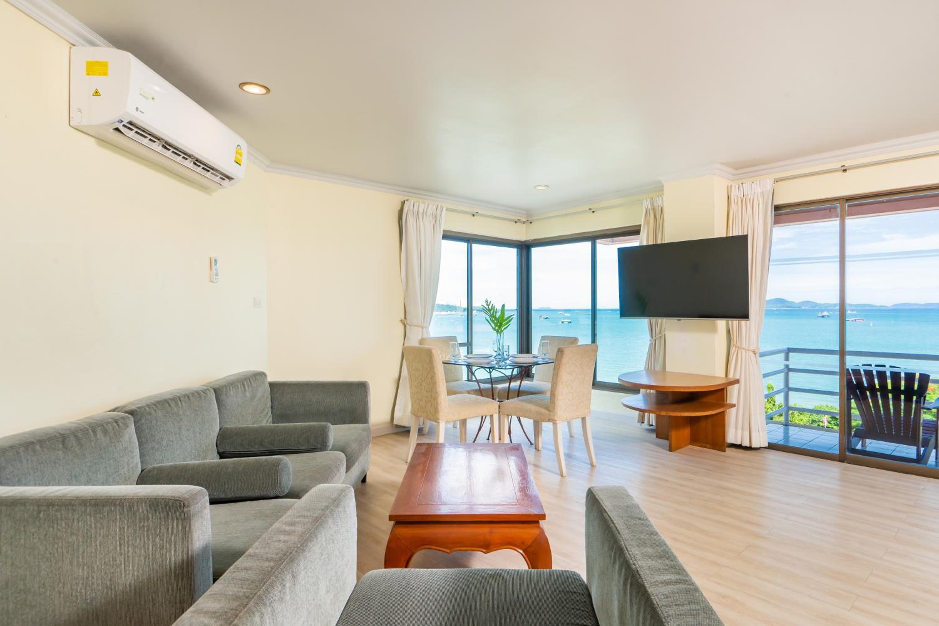Suite with Sea View thumbnail 5
