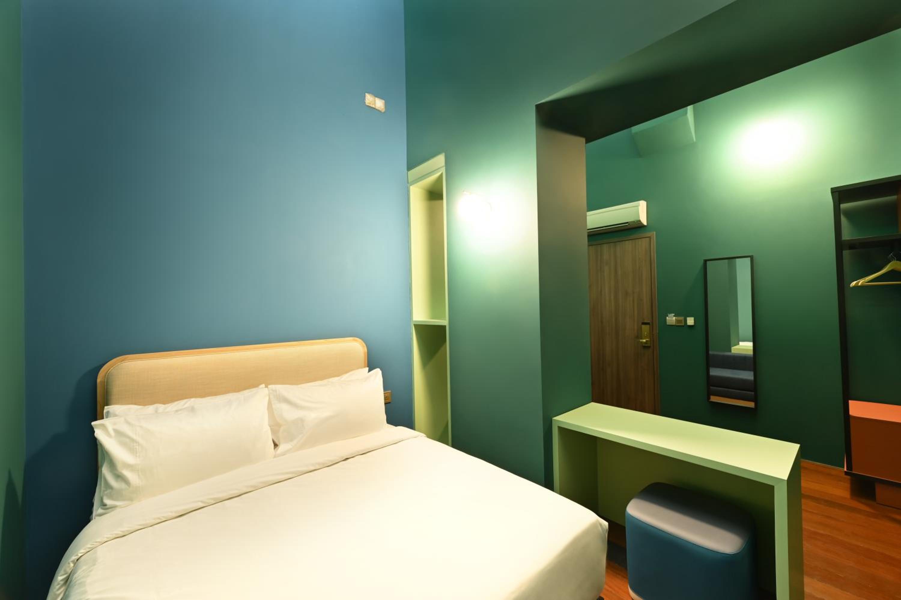 Deluxe Queen Room photo 3