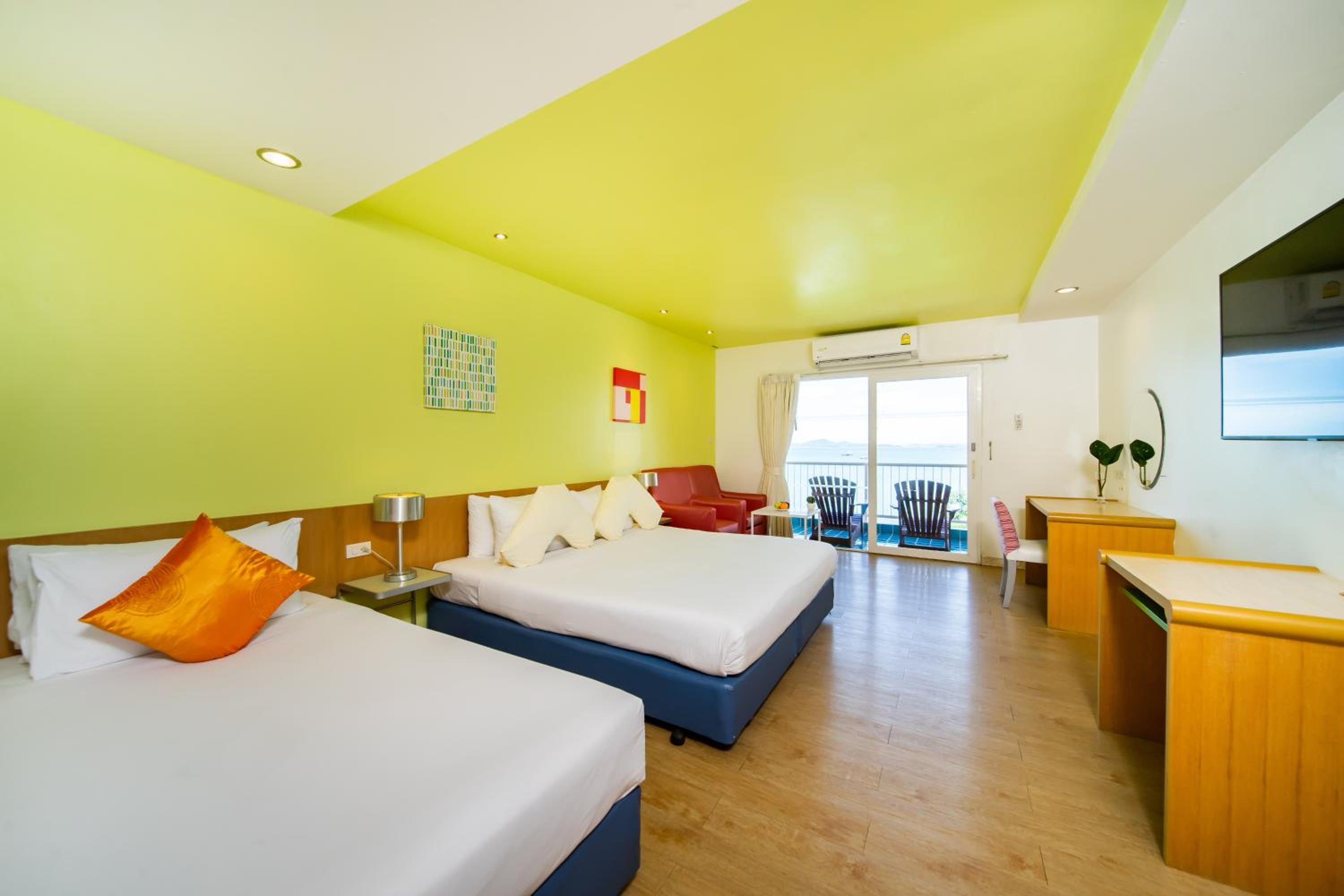 Deluxe Double or Twin Room with Sea View - Photo 8