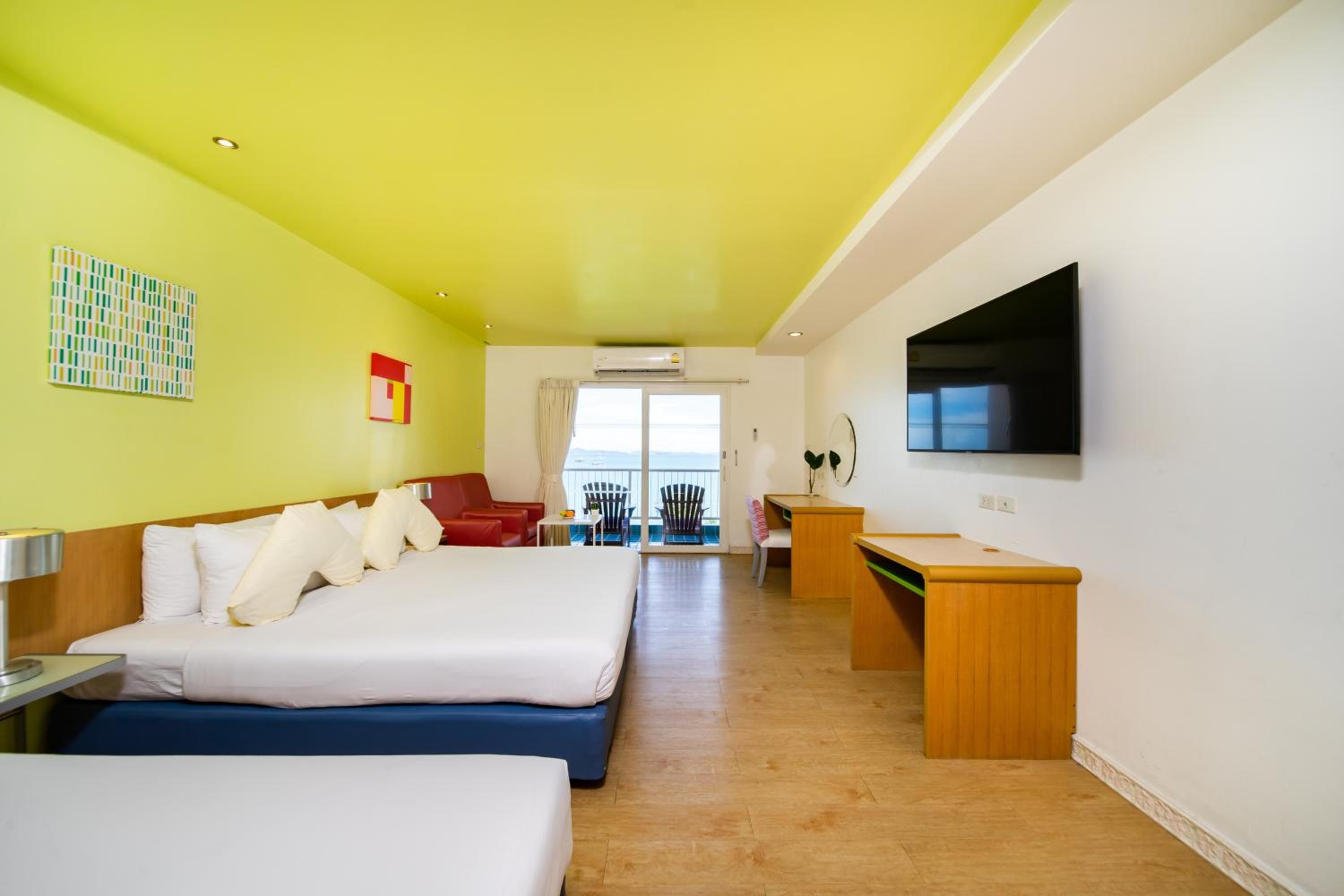 Deluxe Double or Twin Room with Sea View - Photo 7