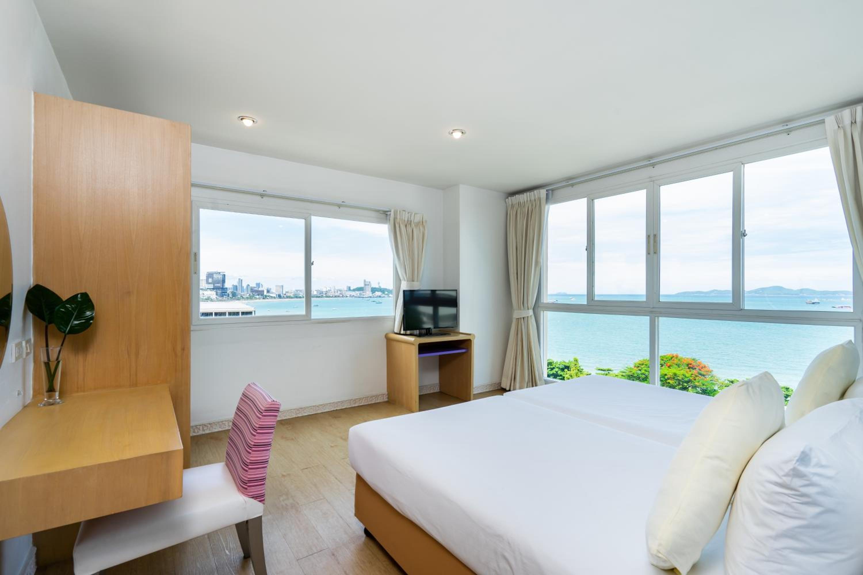 Family Suite - Photo 11