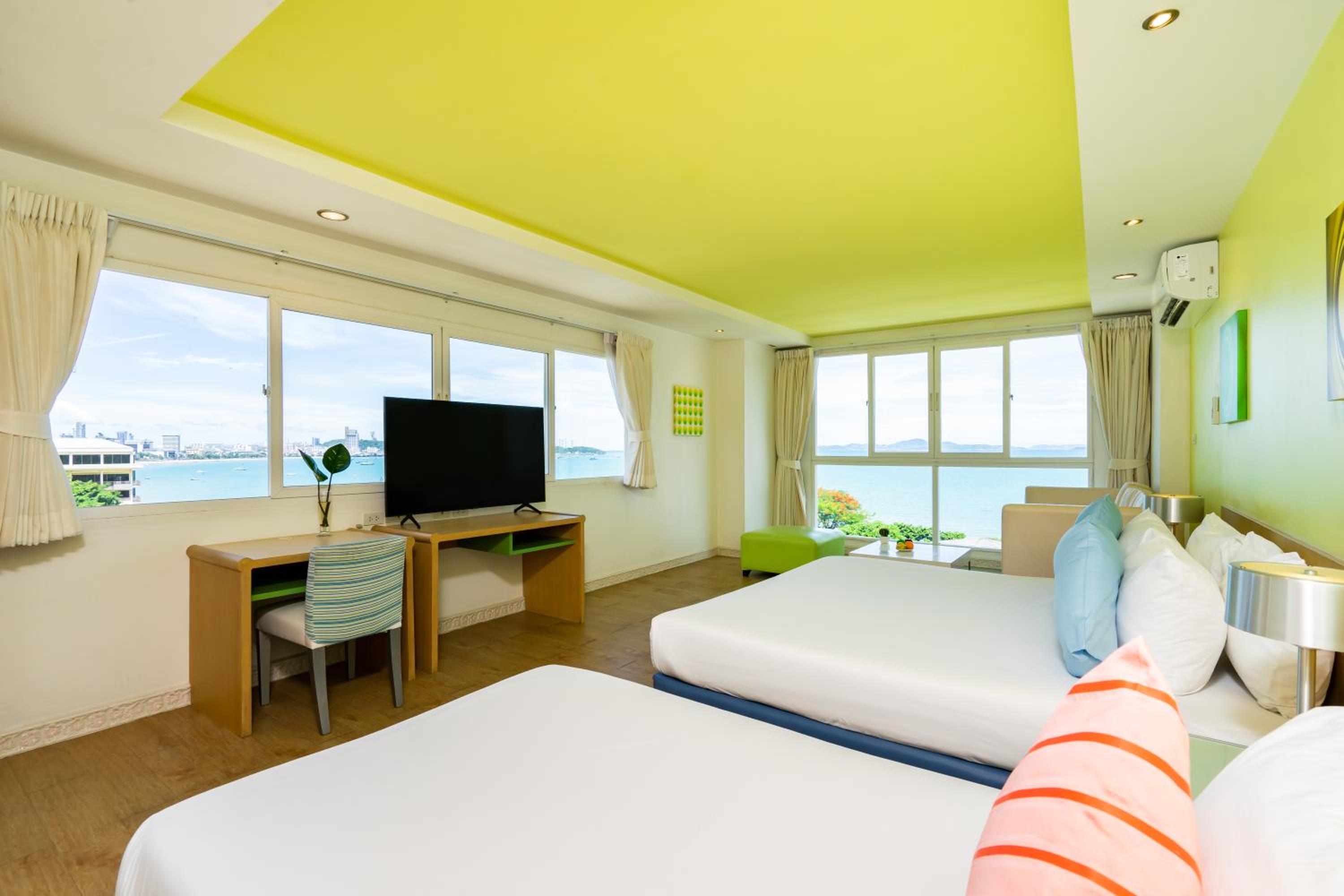 Double or Twin Room with View - Photo 4