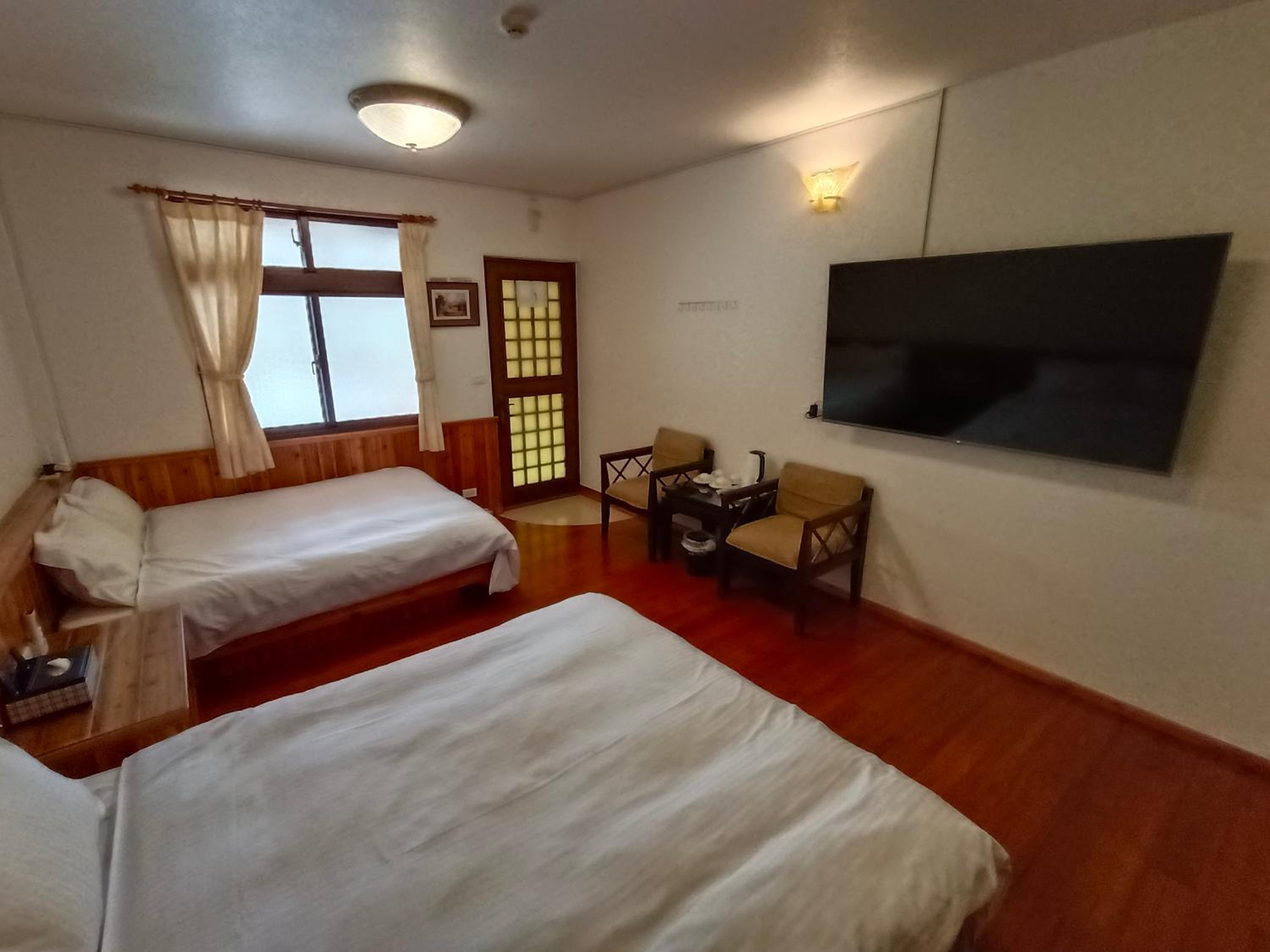 Standard Twin Room with View  photo 3