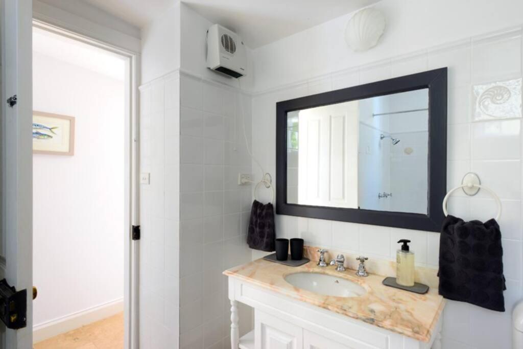 One-Bedroom House photo 2