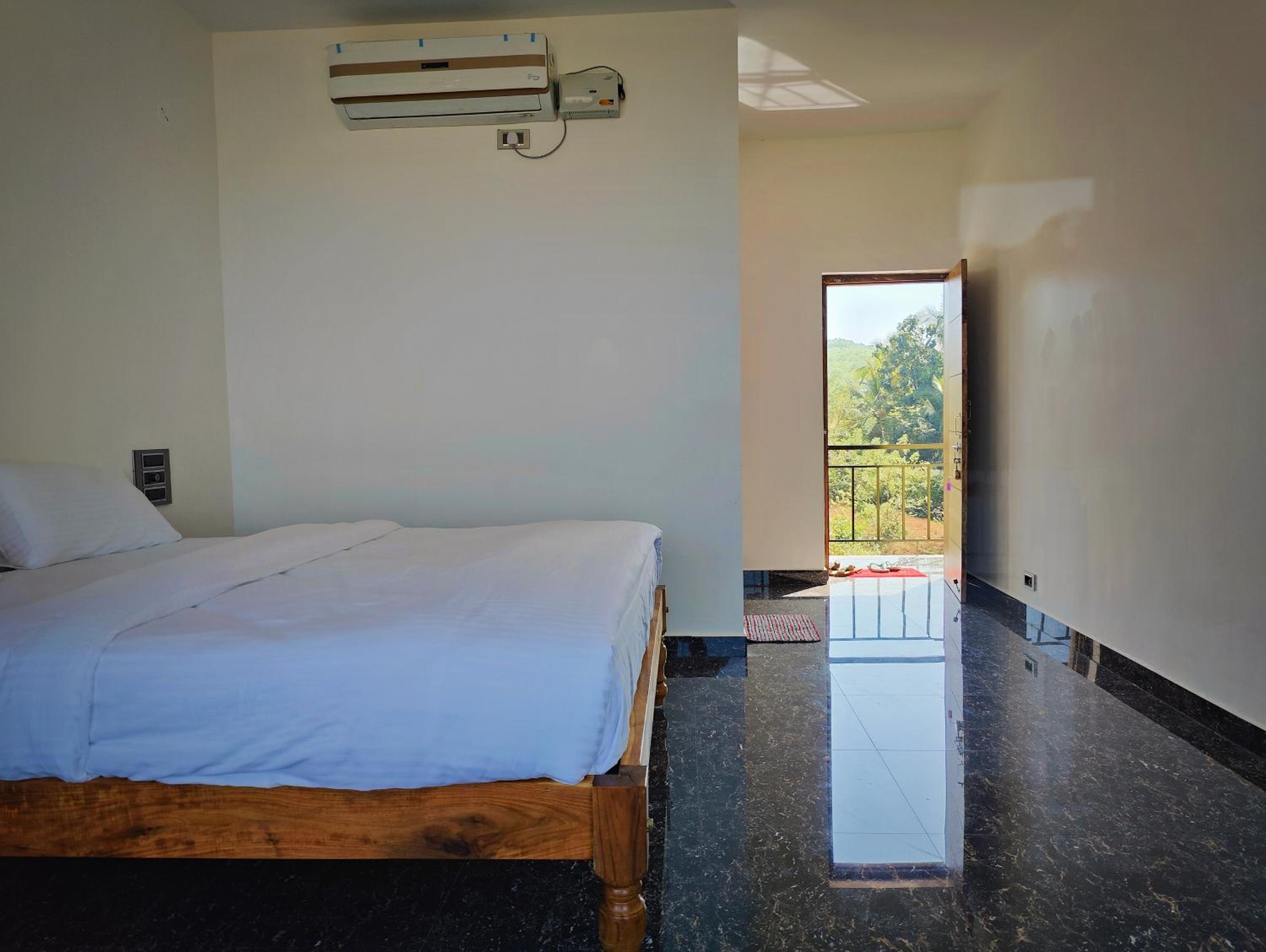 King Room with Sea View - Photo 4