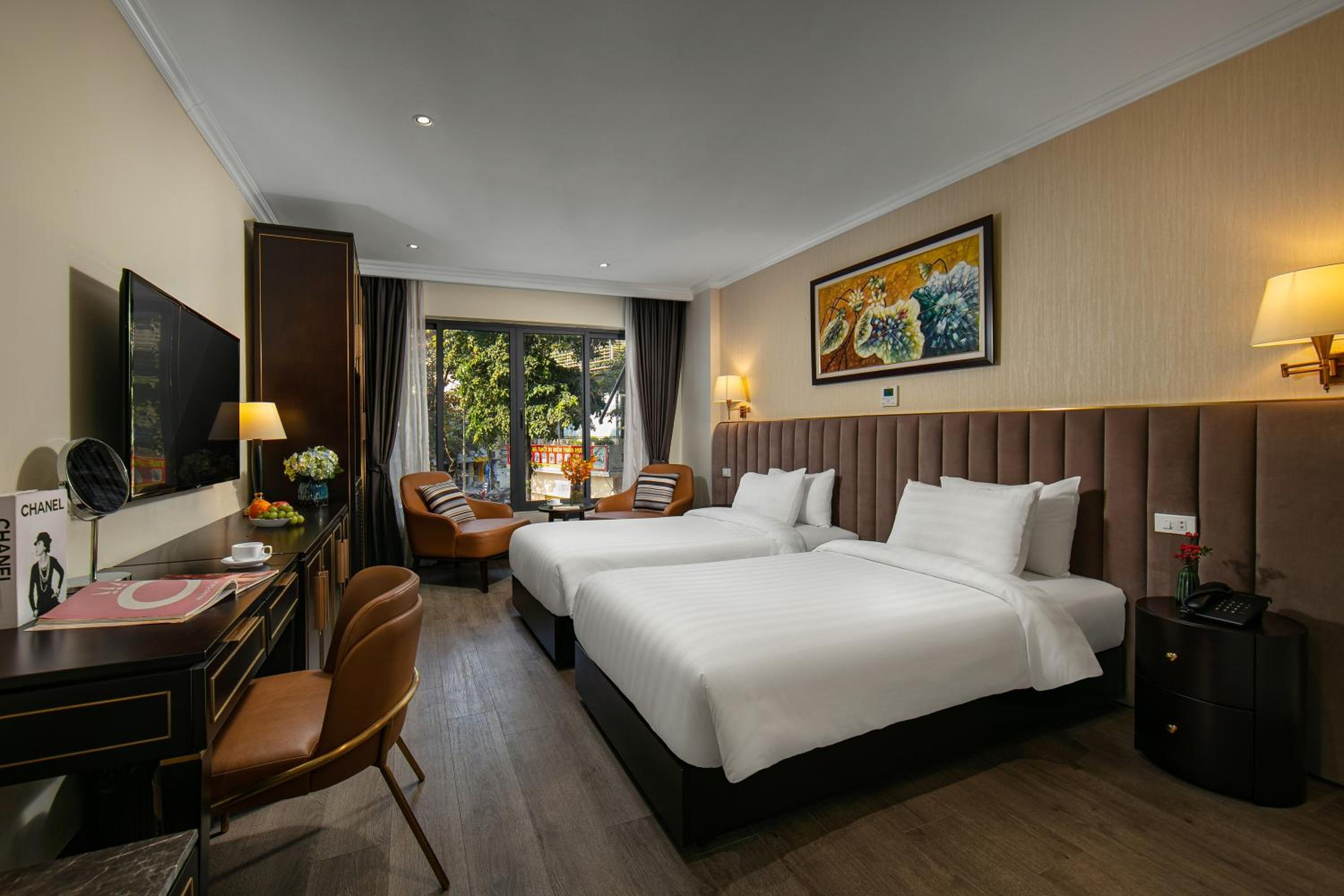 Executive Balcony Room