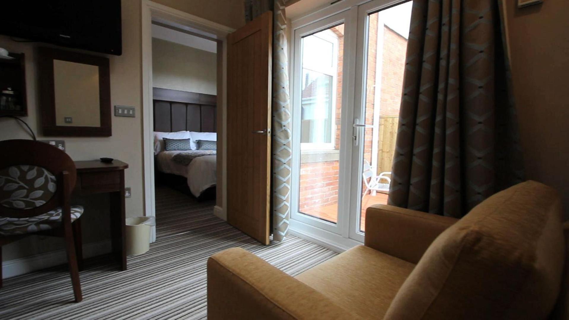 Suite - Photo 2