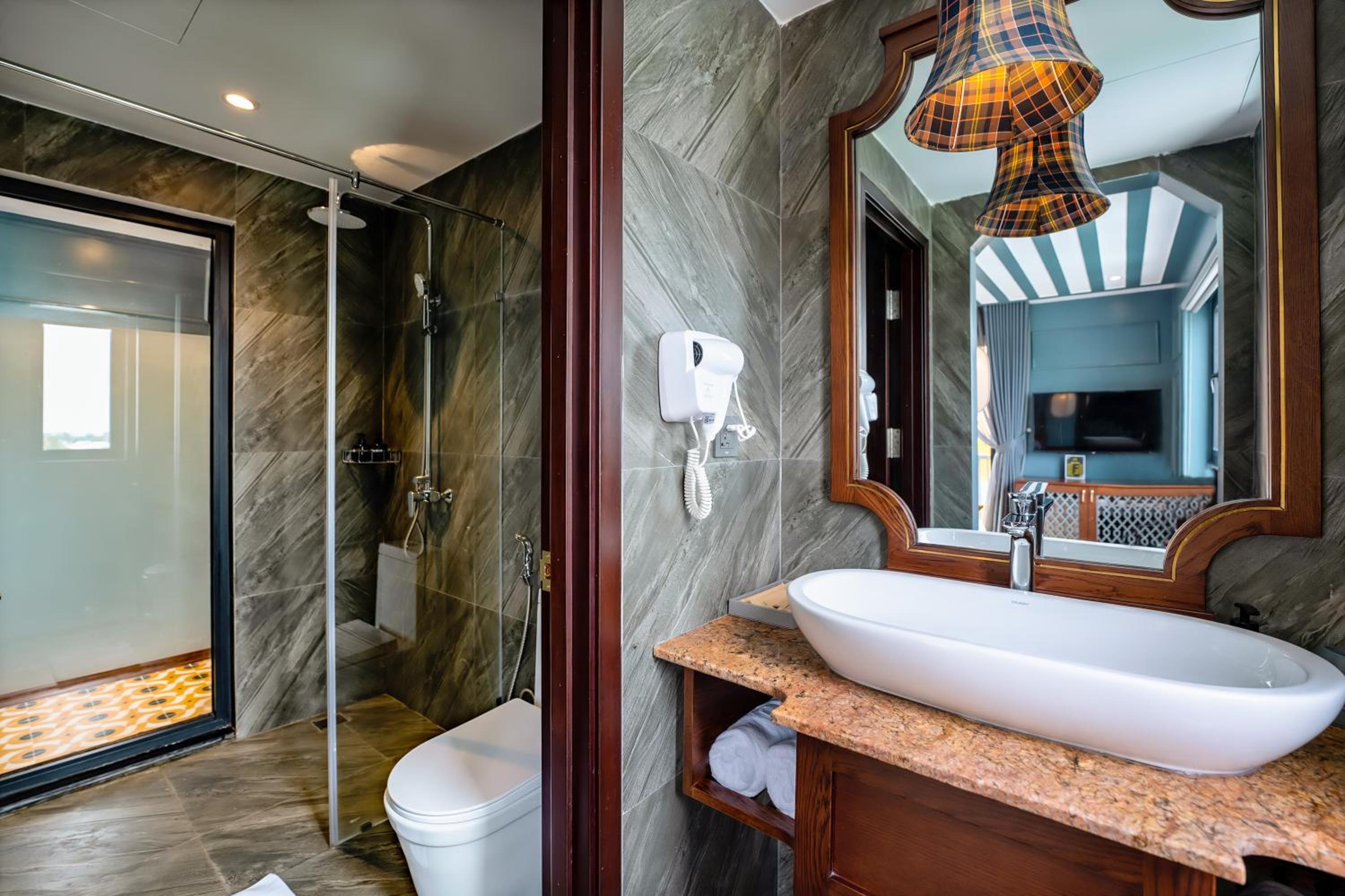 Deluxe Double Room with Pool View - Photo 3