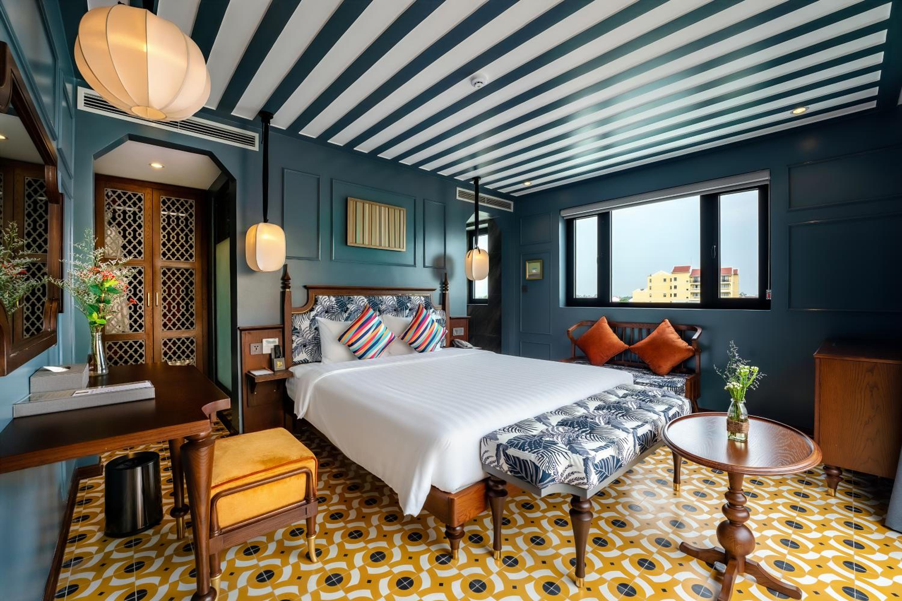Deluxe Double Room with Pool View - Photo 5