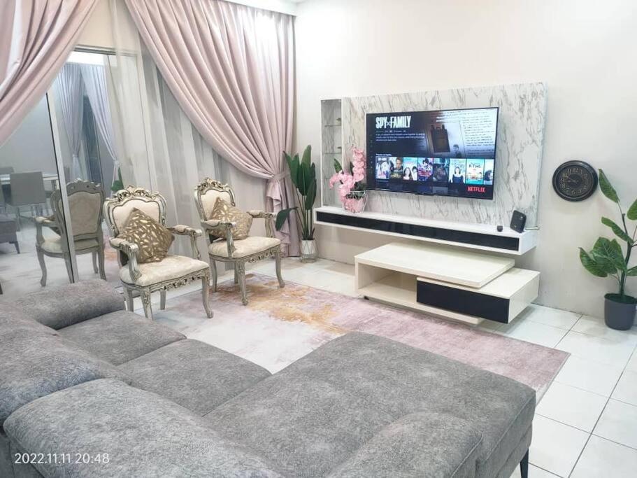 Four-Bedroom House photo 1