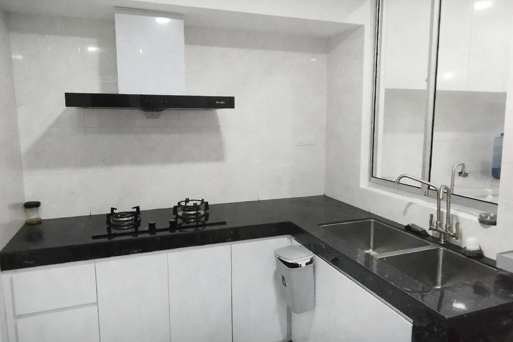 Four-Bedroom House photo 2