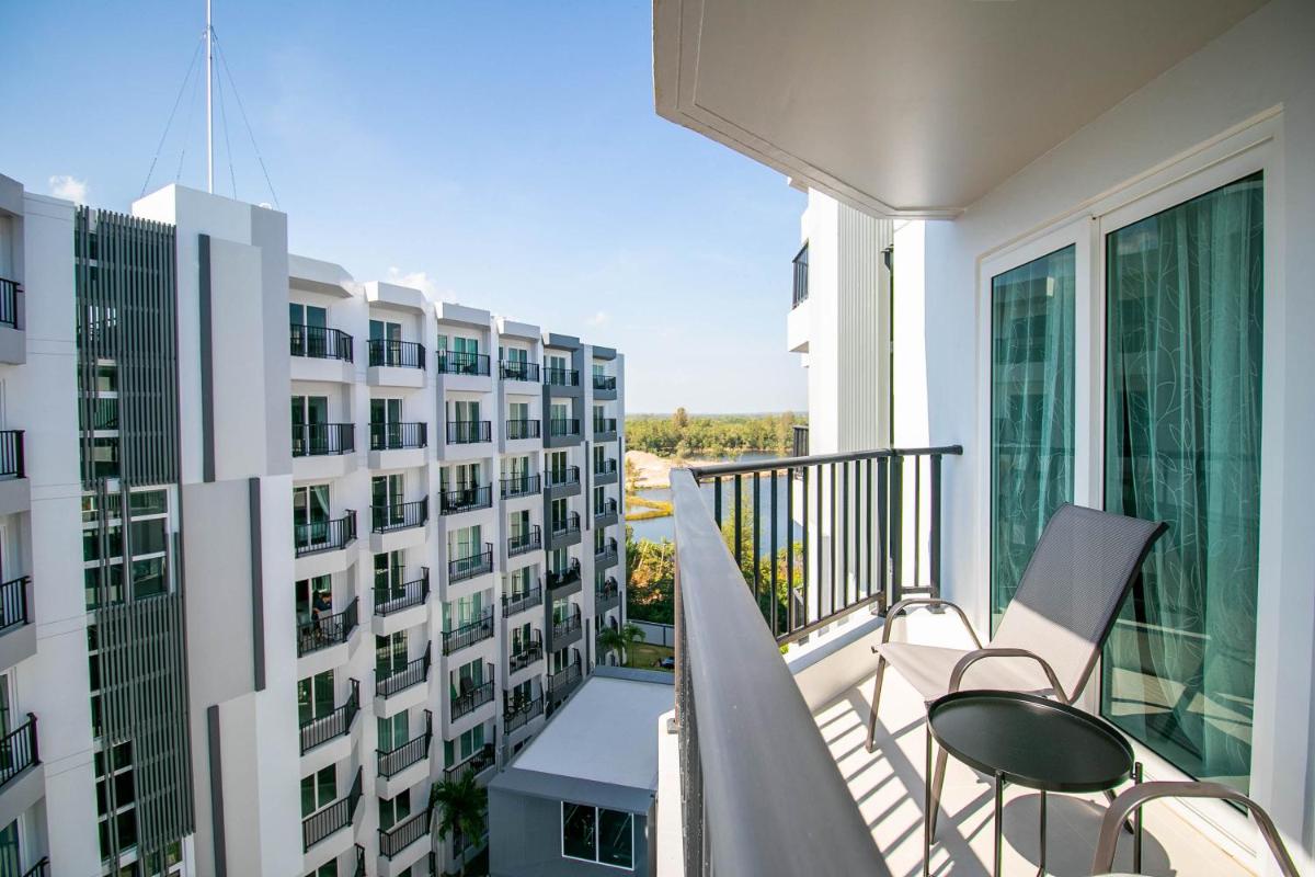 Suite with Terrace - Photo 9