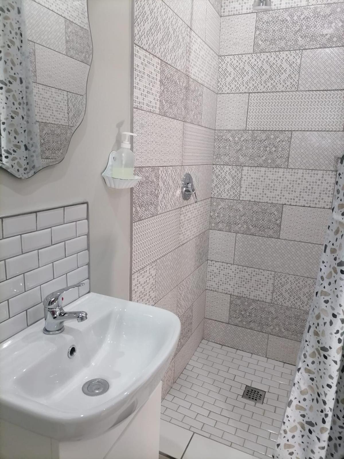 Apartment - Photo 2