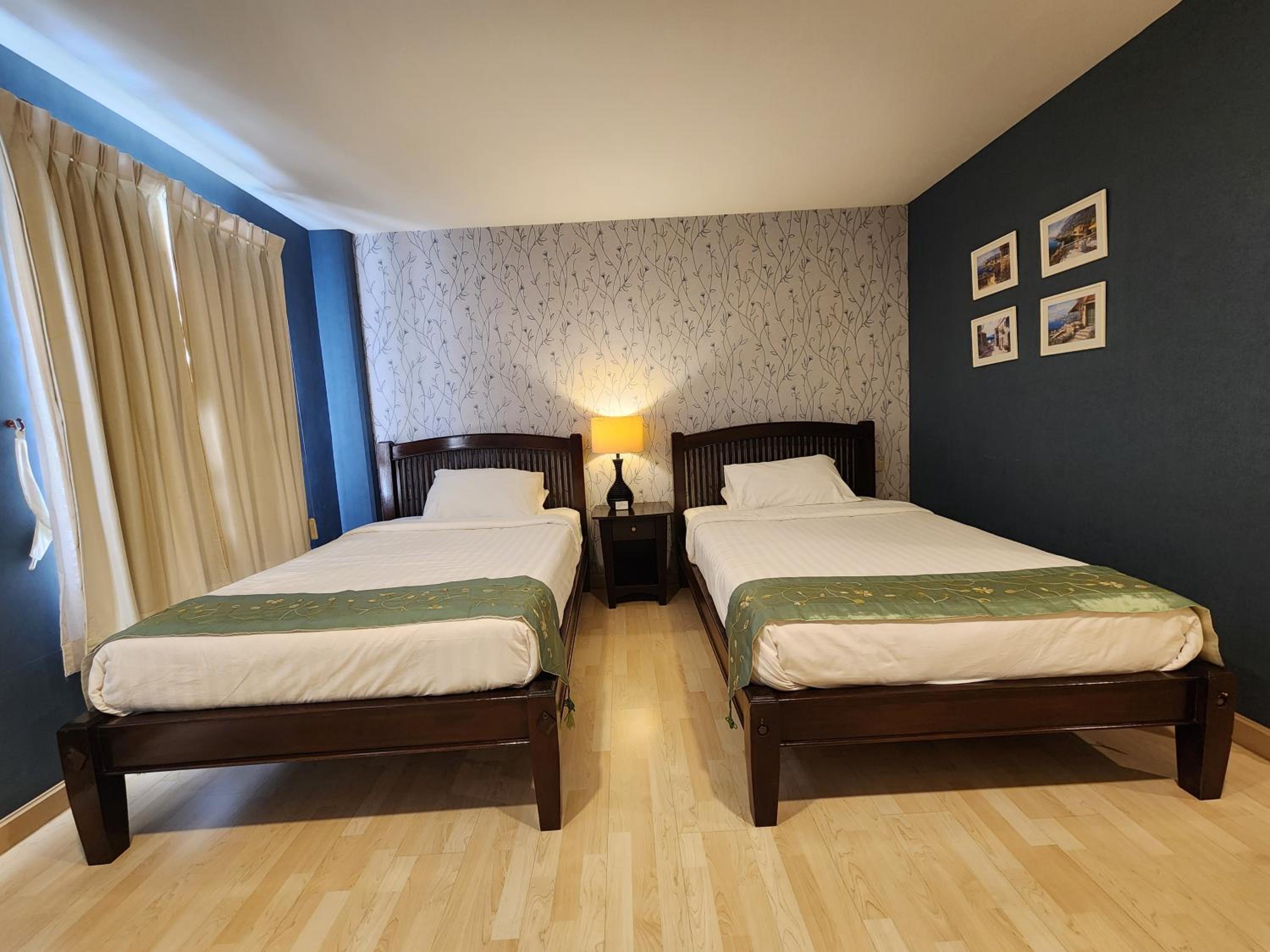 Deluxe Twin Room photo 3