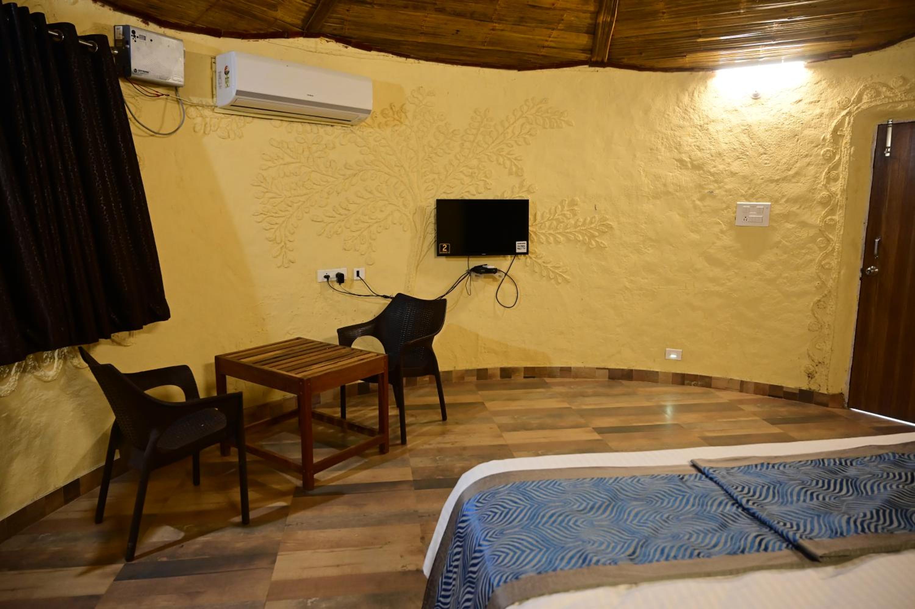 Double Room (1 Adult + 1 Child) photo 2