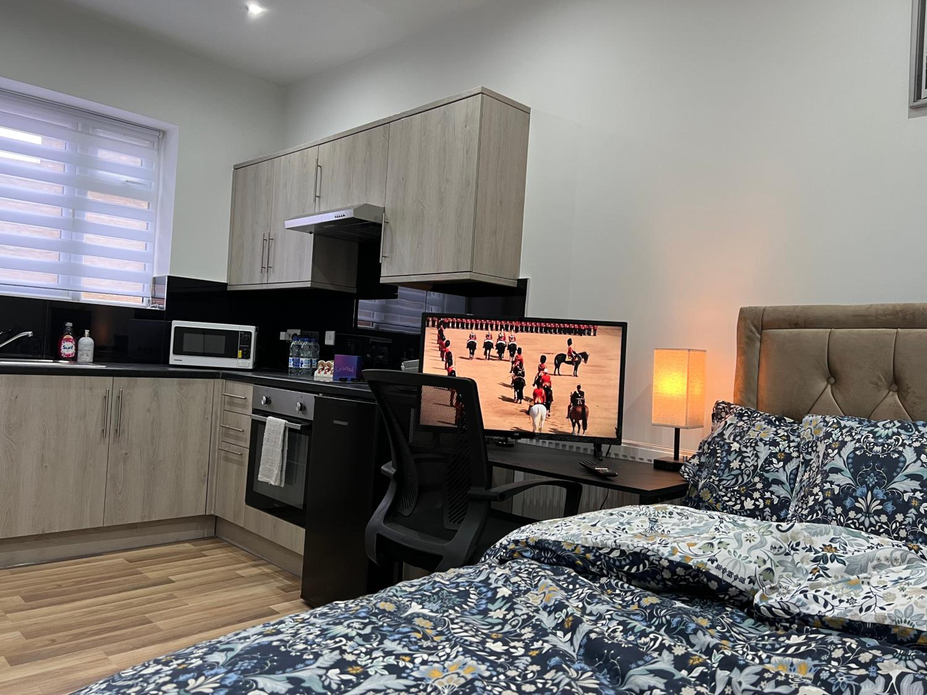 One-Bedroom Apartment photo 2