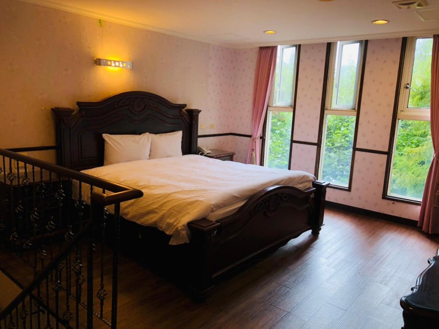 Standard Twin Room photo 2