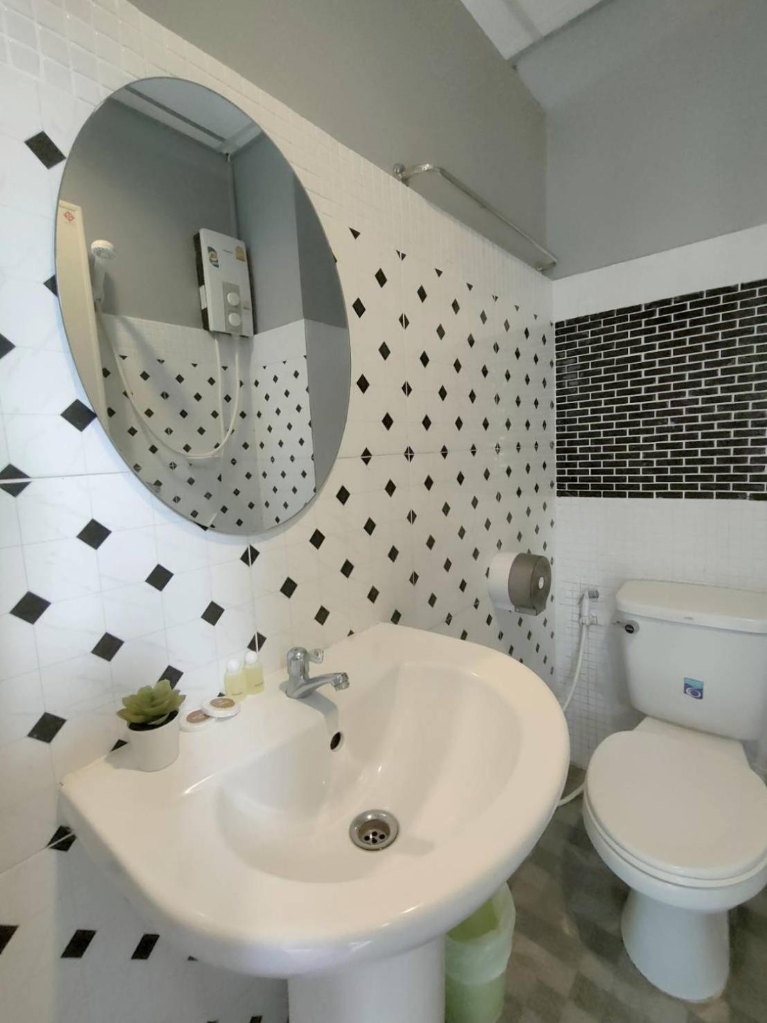 Standard Double Room with Fan photo 3