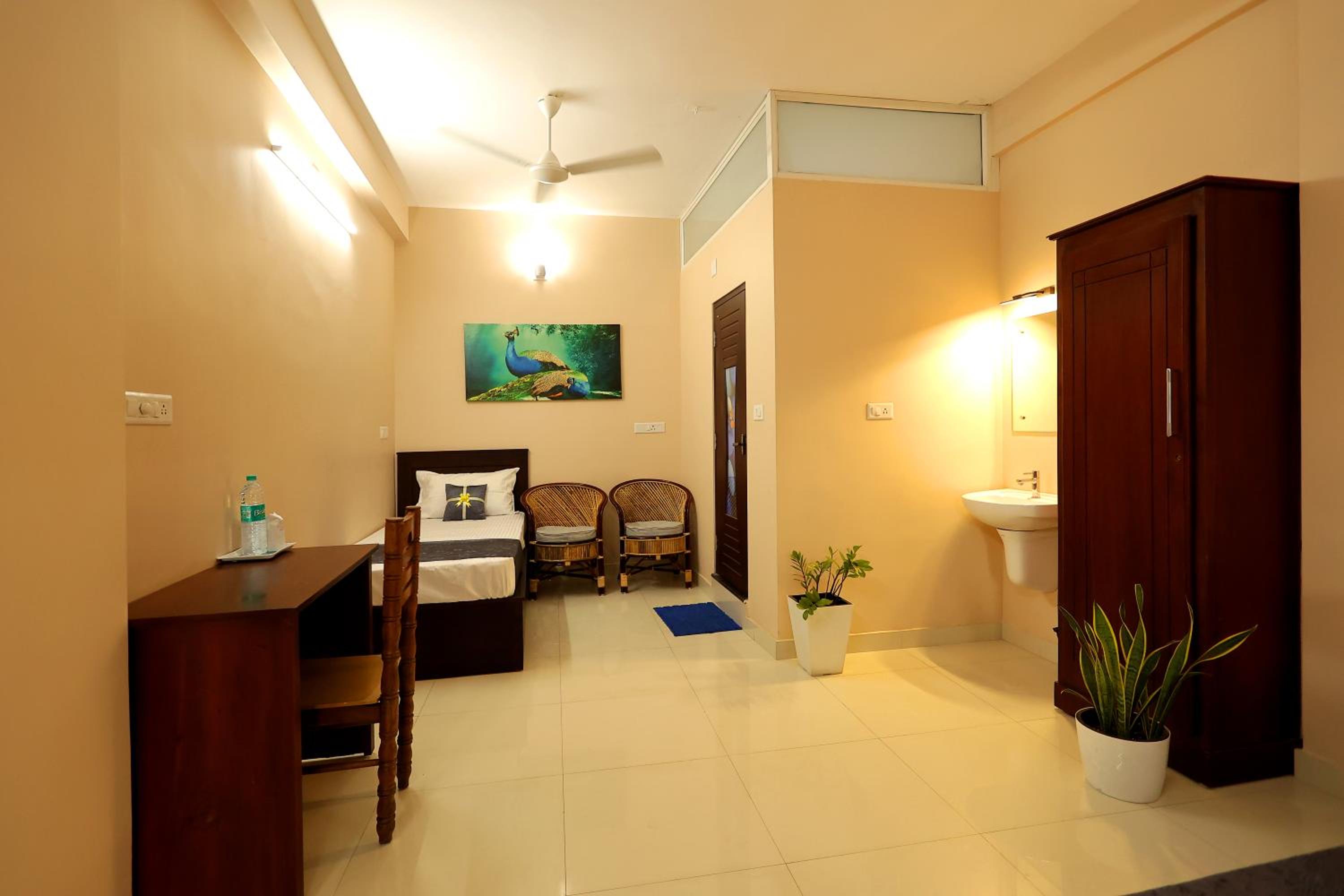 Deluxe Quadruple Room - Photo 6
