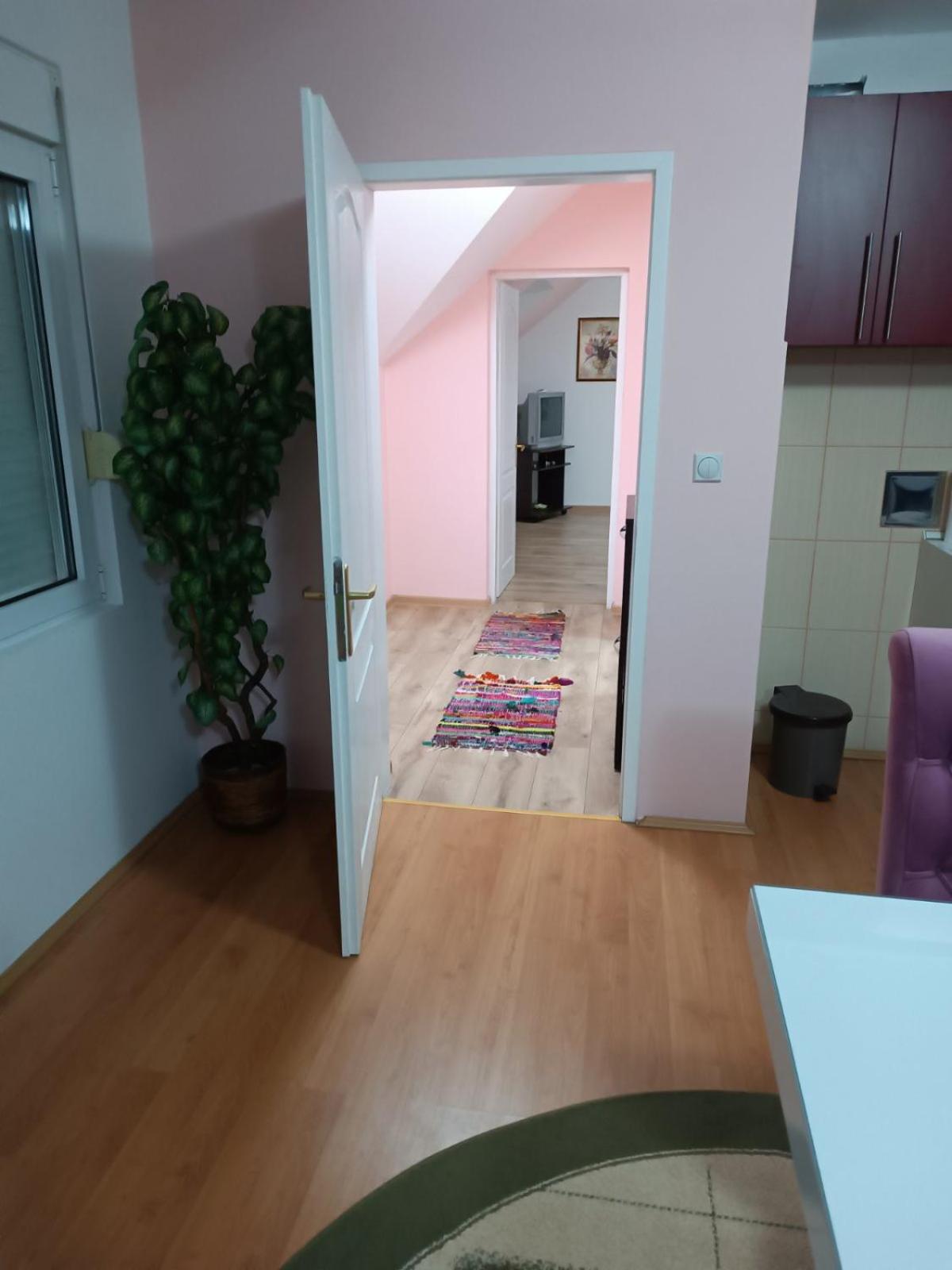 Apartment photo 3