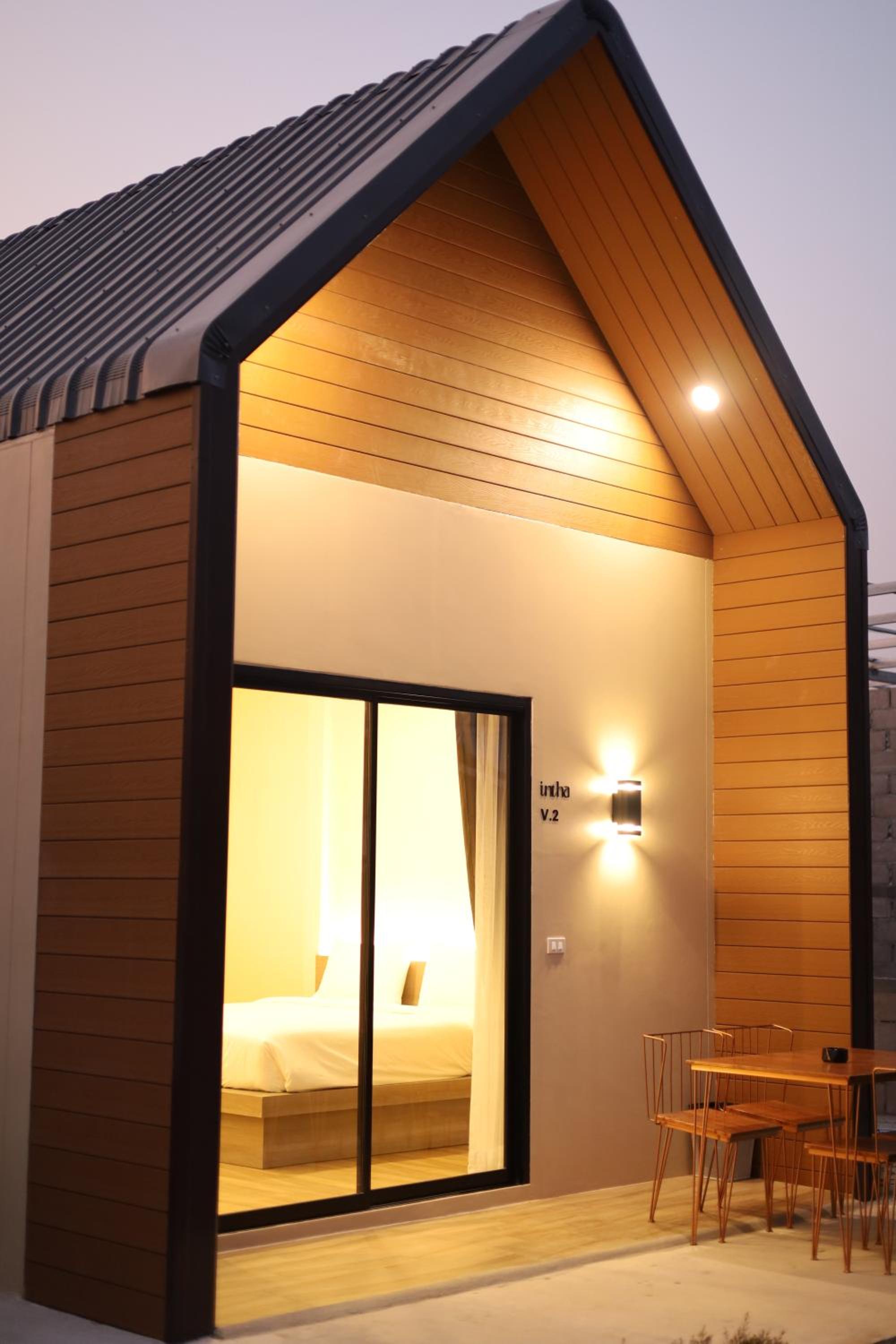 Large Double Room - Photo 2