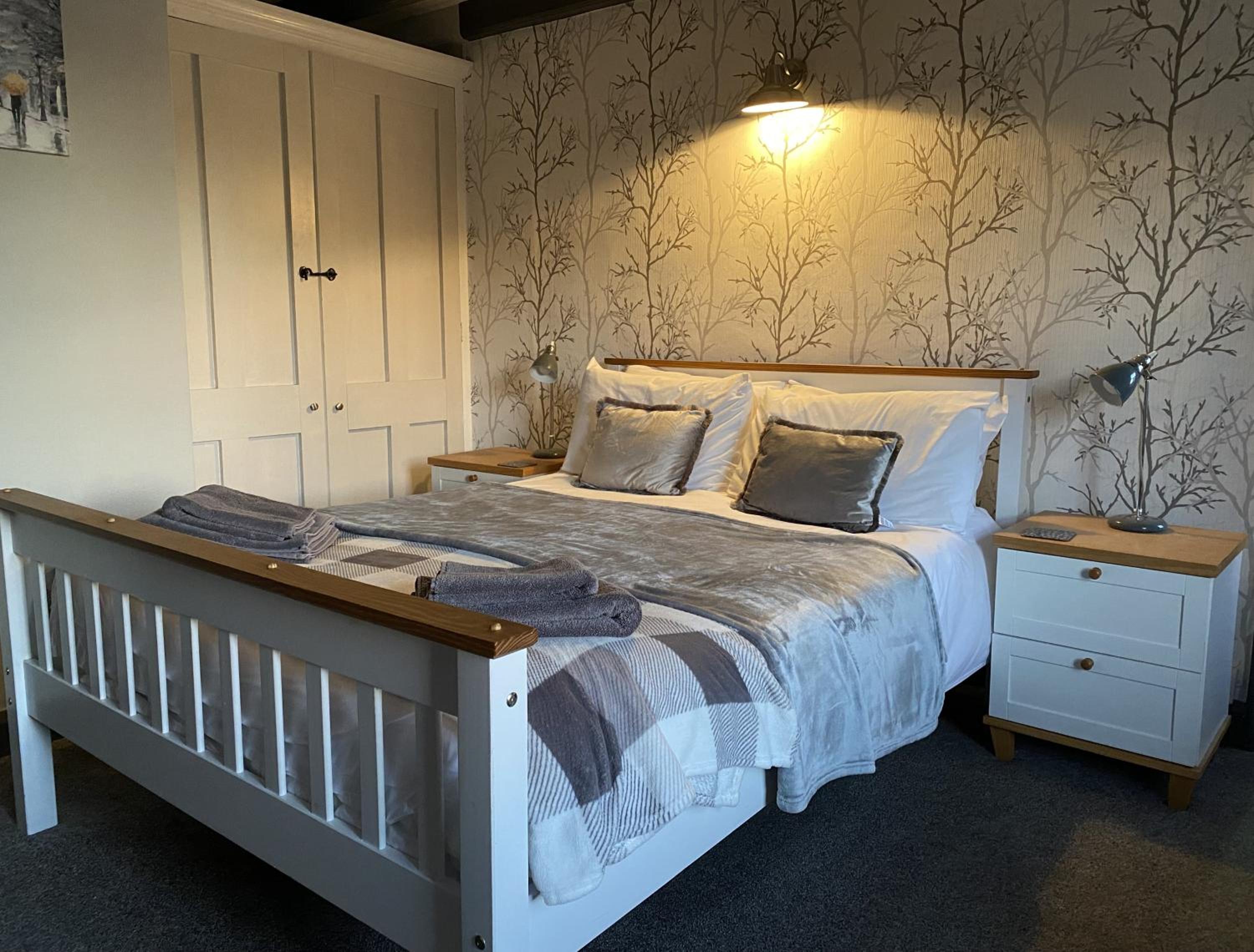 Large Double Room photo 2