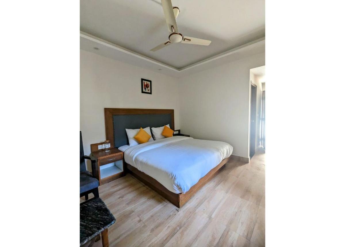 Standard Double Room - Photo 2