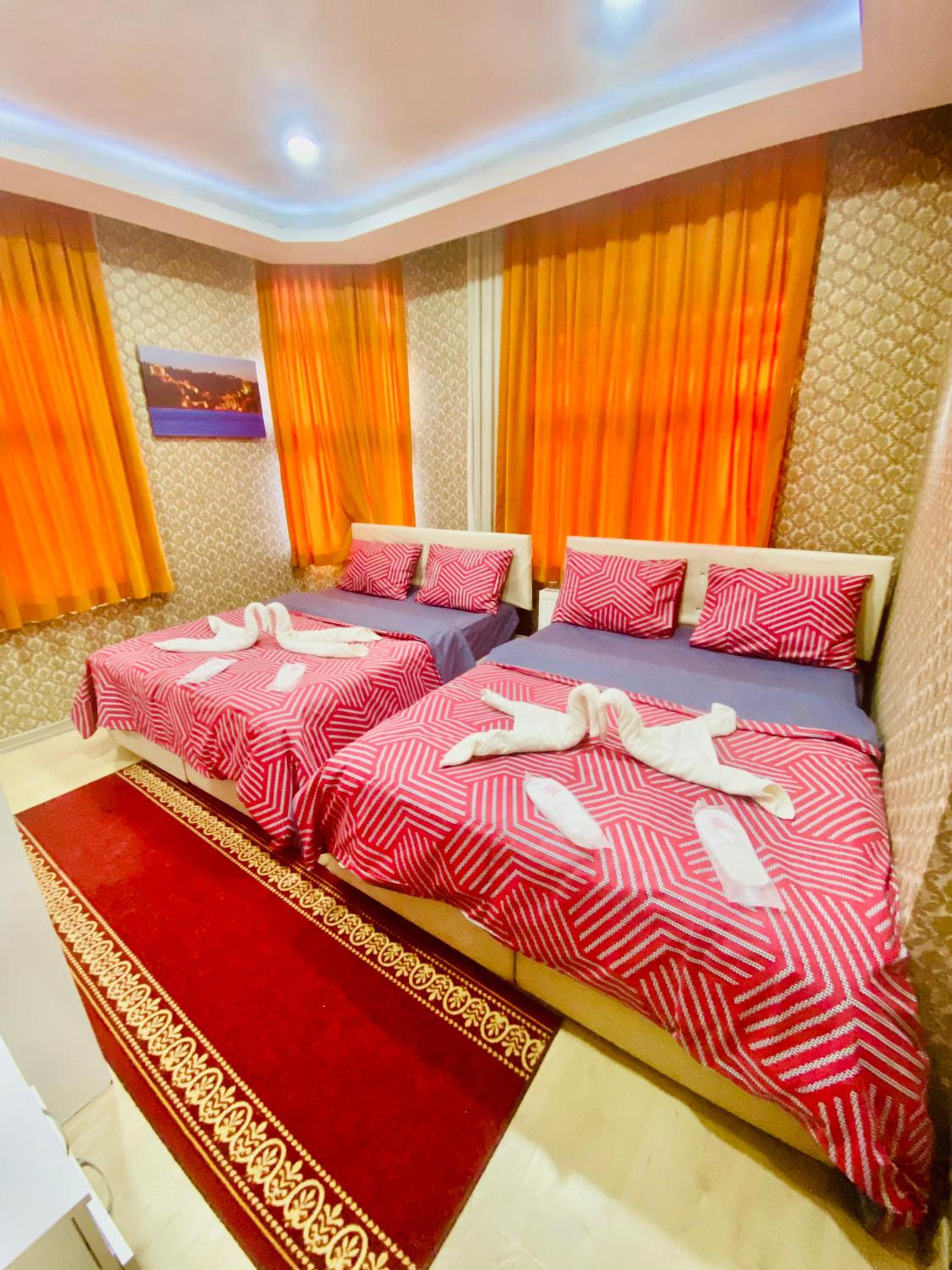 Deluxe Queen Room with Two Queen Beds photo 1