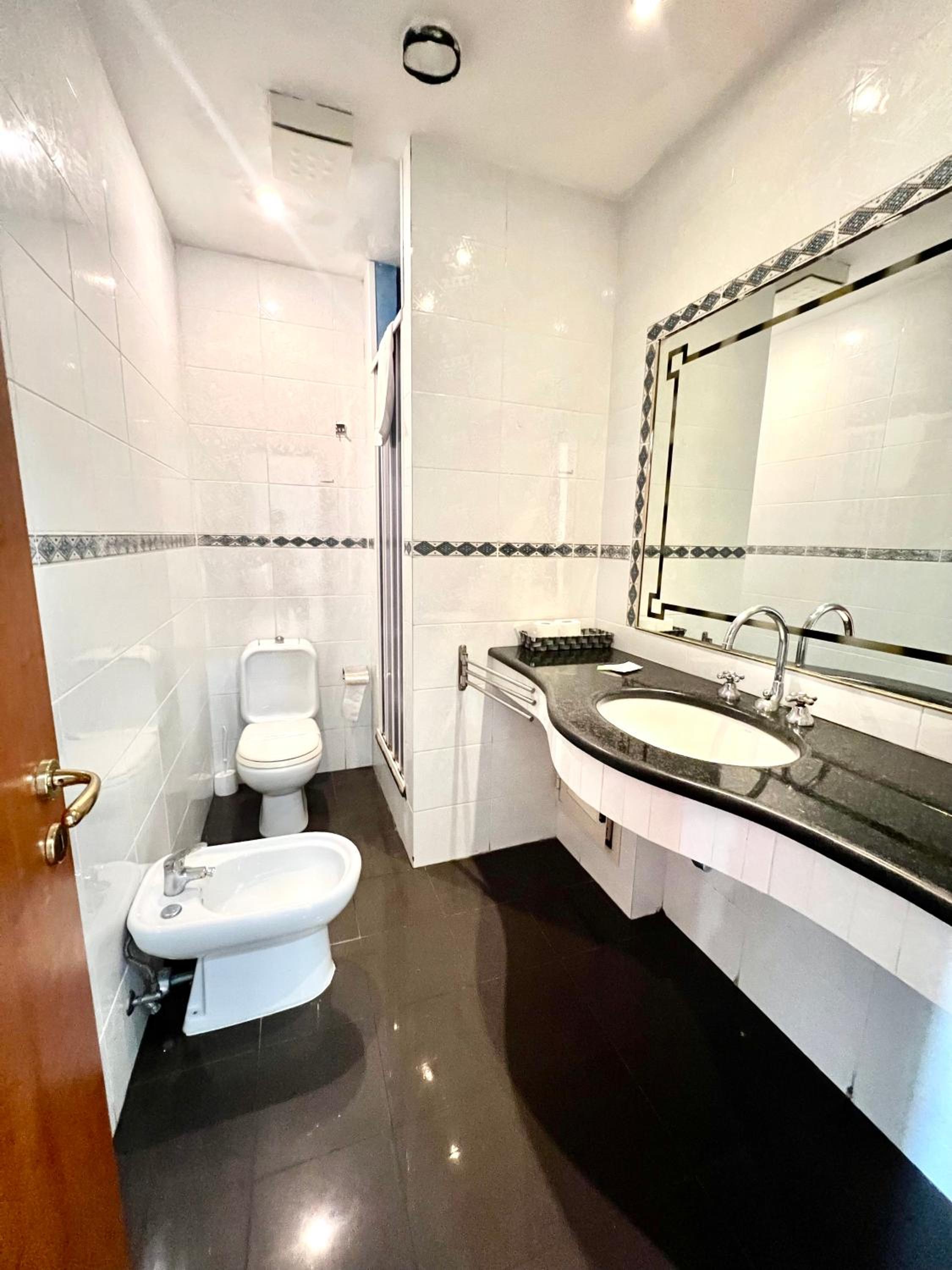 Deluxe Quadruple Room - Photo 7